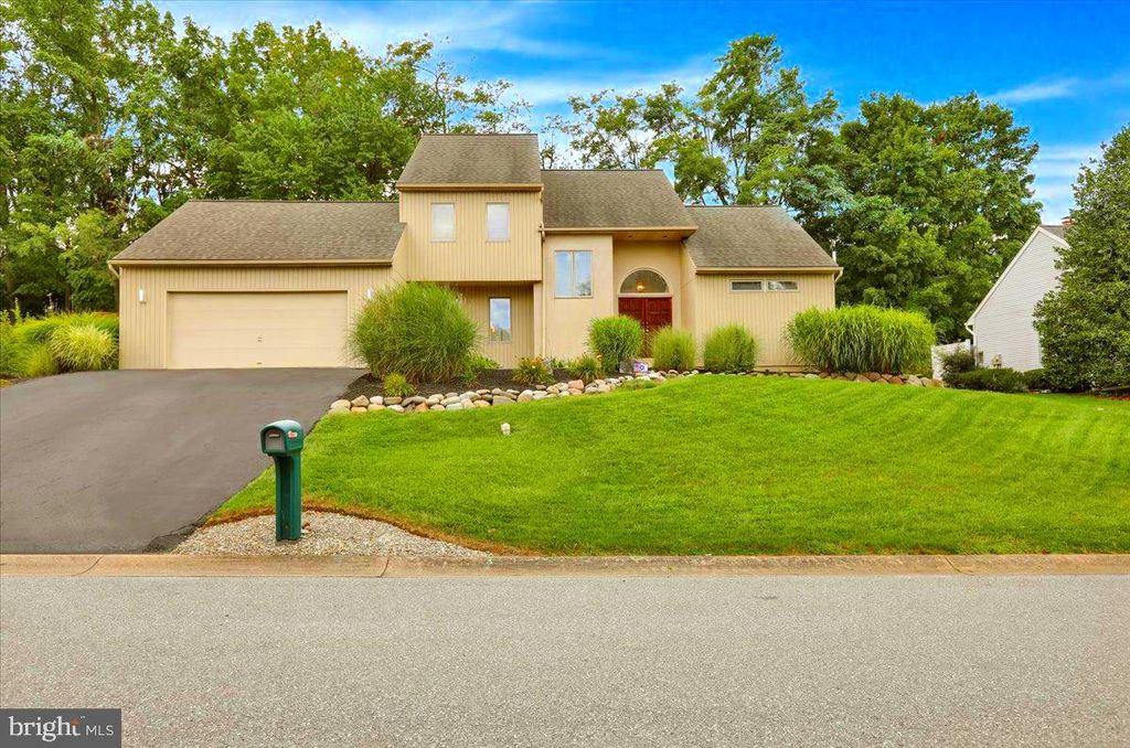 Photo of 707 Oxford Road, Lancaster, PA 17601 (MLS # PALA2055044)