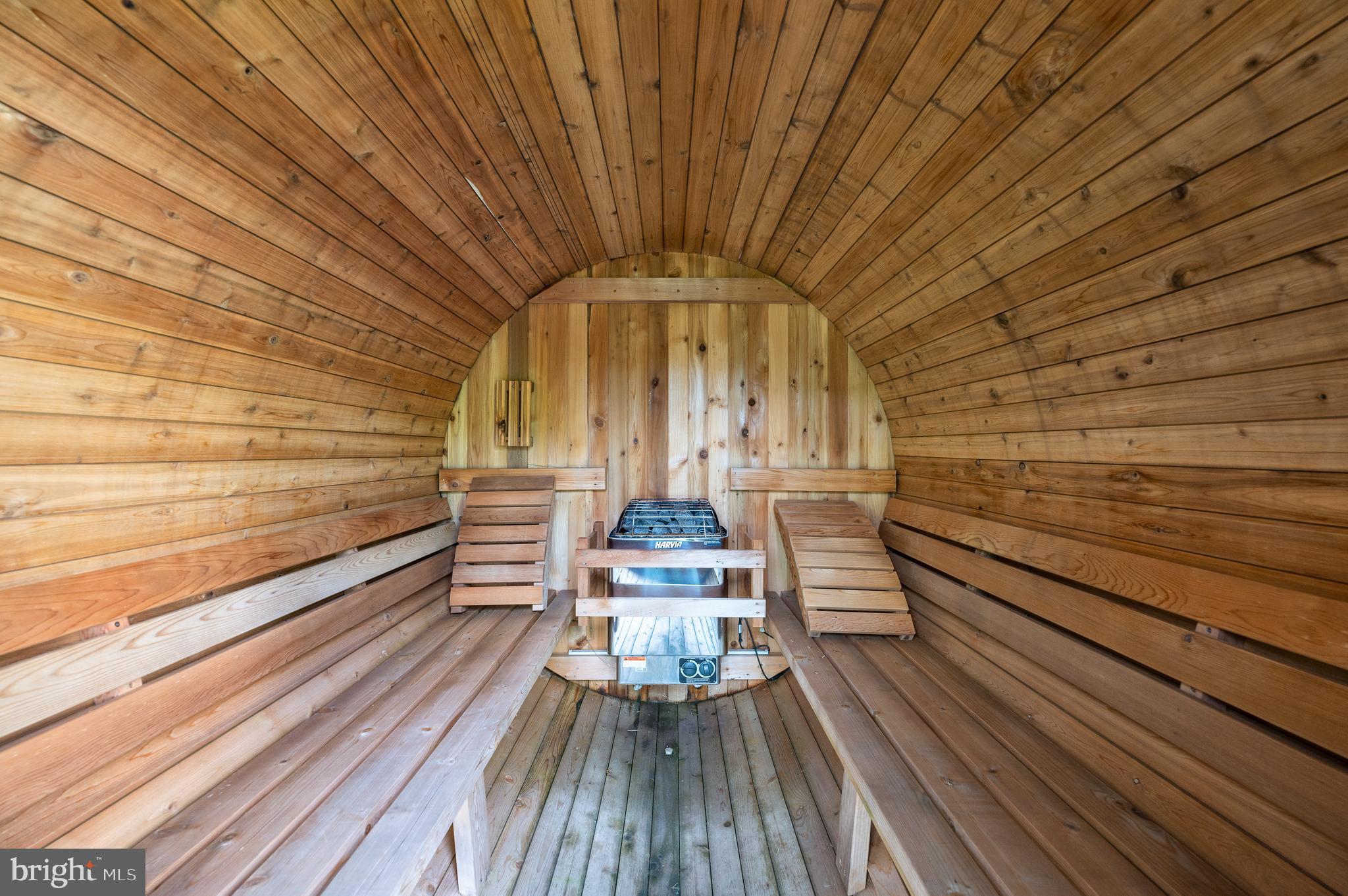 RADNOR HUNT - Residential