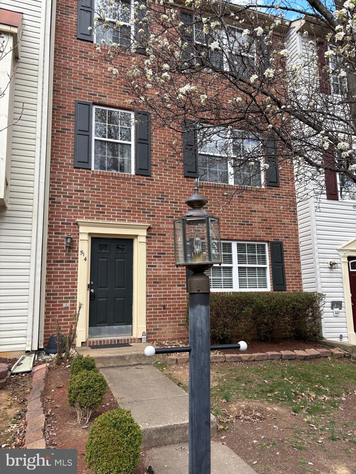 CHARLESTOWN COMMONS - Residential