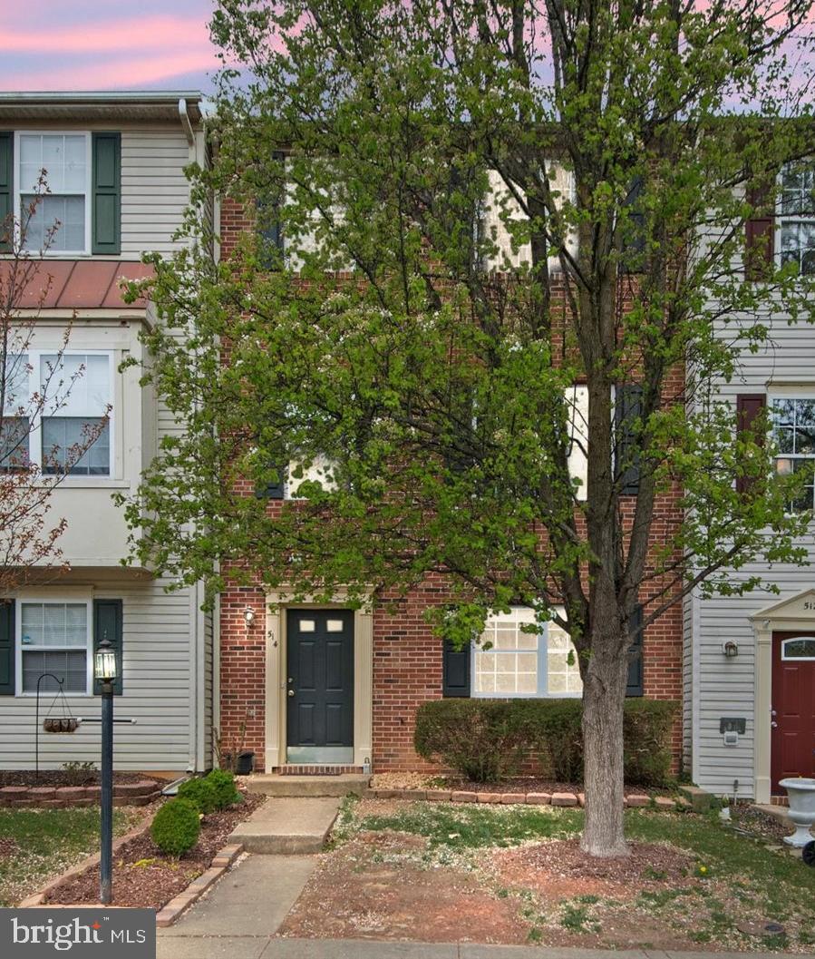 CHARLESTOWN COMMONS - Residential