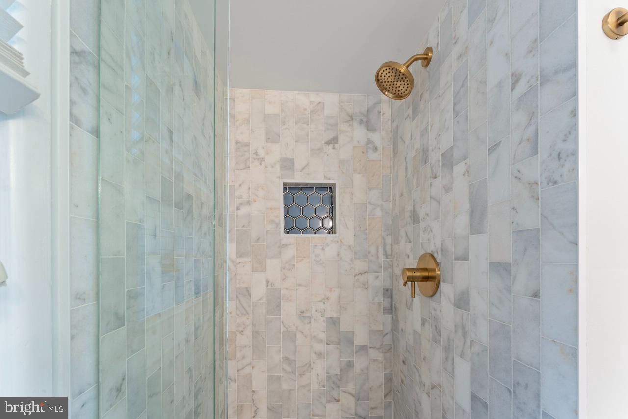 COLLINGWOOD SPRINGS - Residential