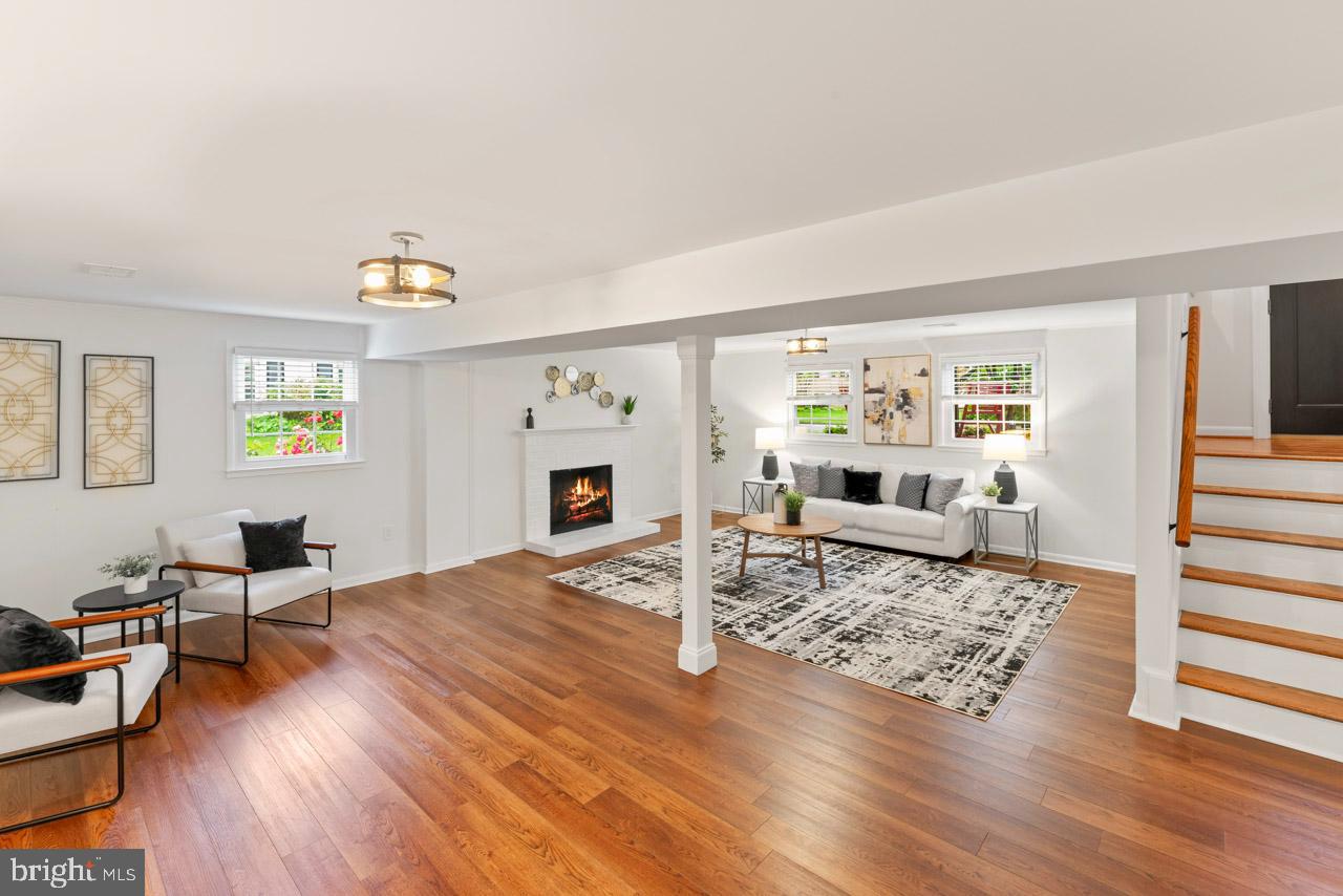 COLLINGWOOD SPRINGS - Residential