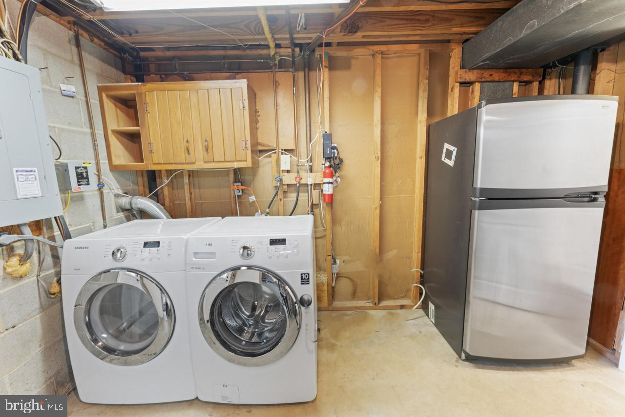 COLLINGWOOD SPRINGS - Residential