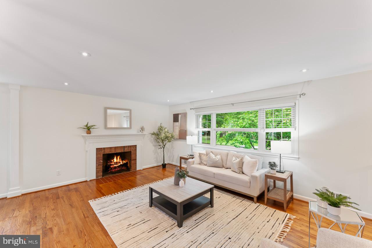 COLLINGWOOD SPRINGS - Residential