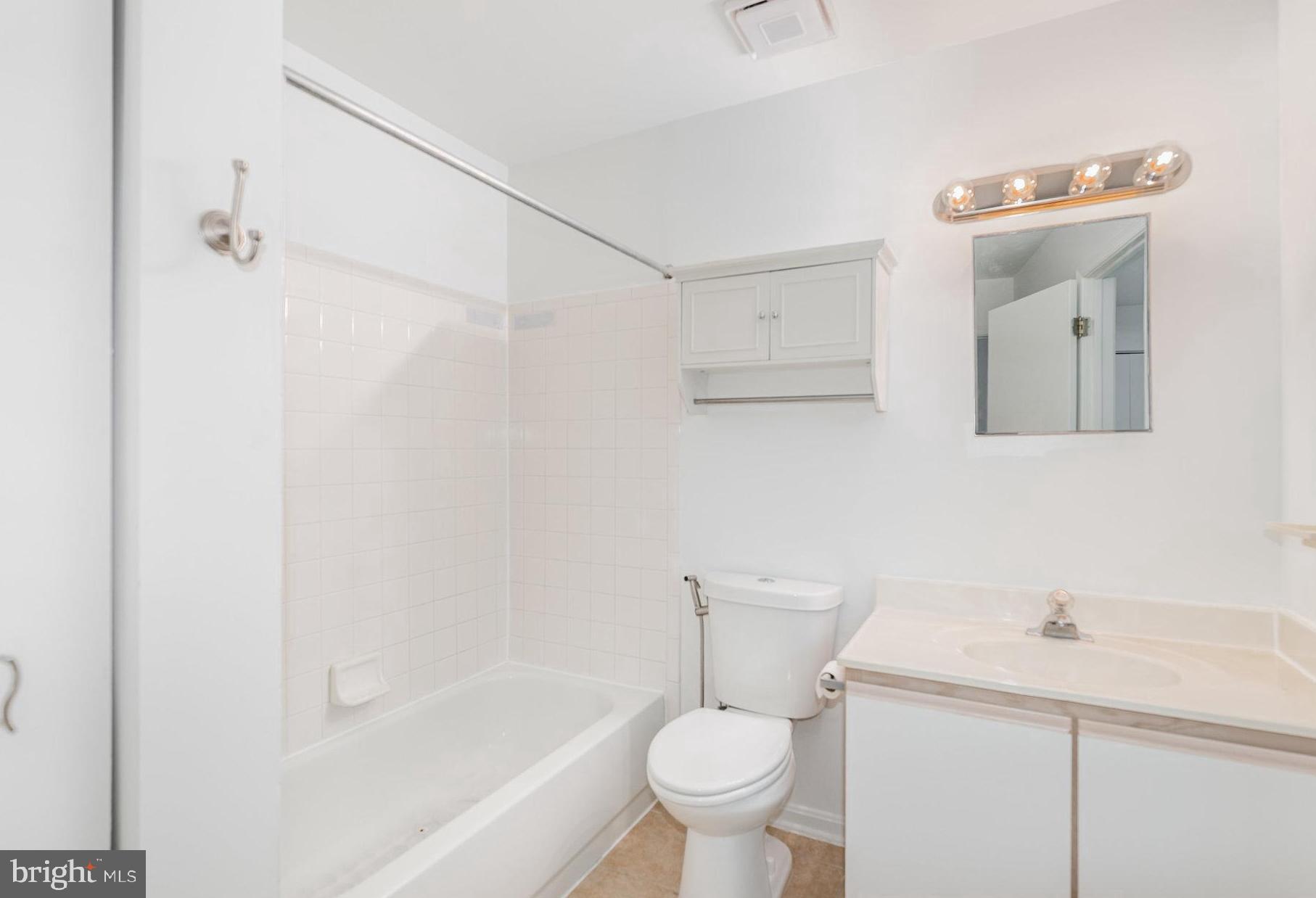 HARRIS HILL - Residential Lease