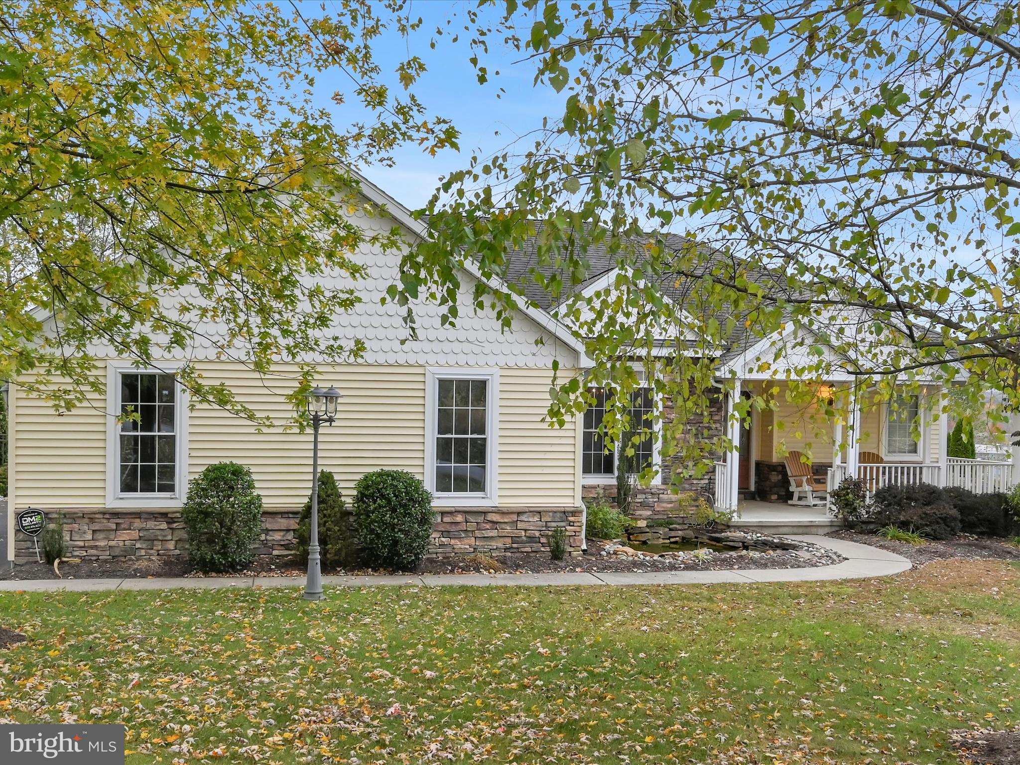 521 LAKE FRONT DRIVE