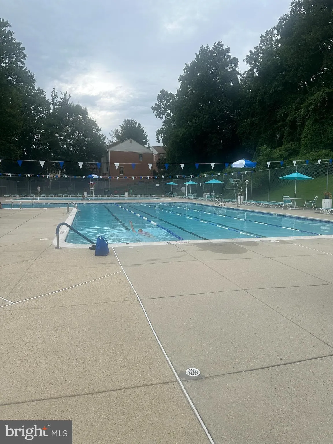 Bethesda, Maryland 20814, United States, 2 Bedrooms Bedrooms, ,1 BathroomBathrooms,Residential,Pending,186411