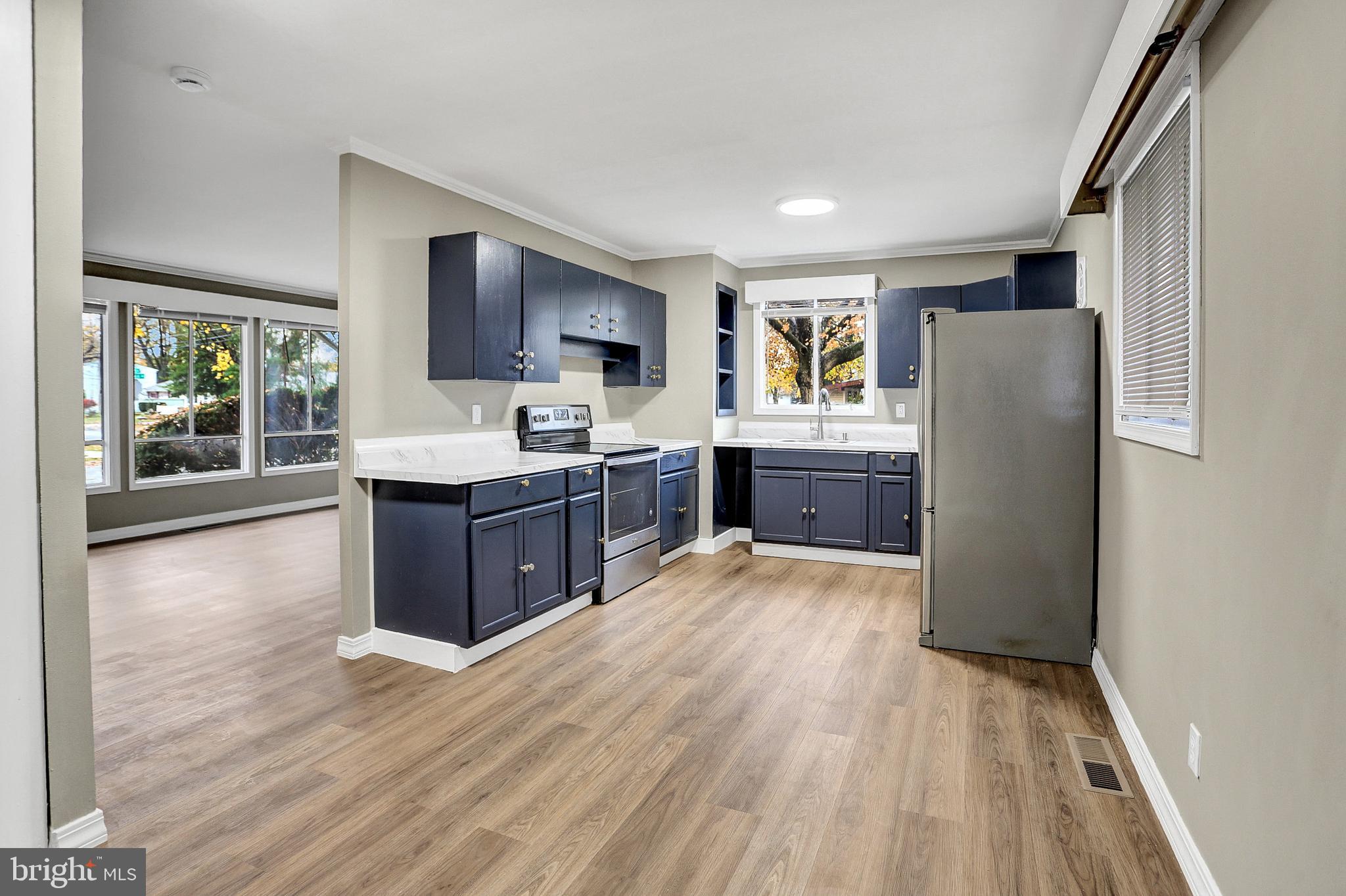 DELBROOK MANOR - Residential