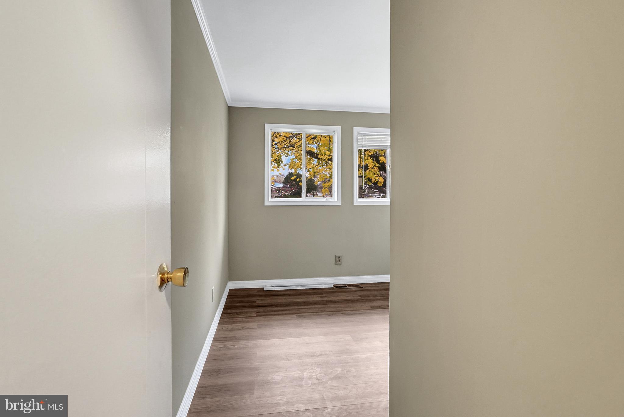 DELBROOK MANOR - Residential