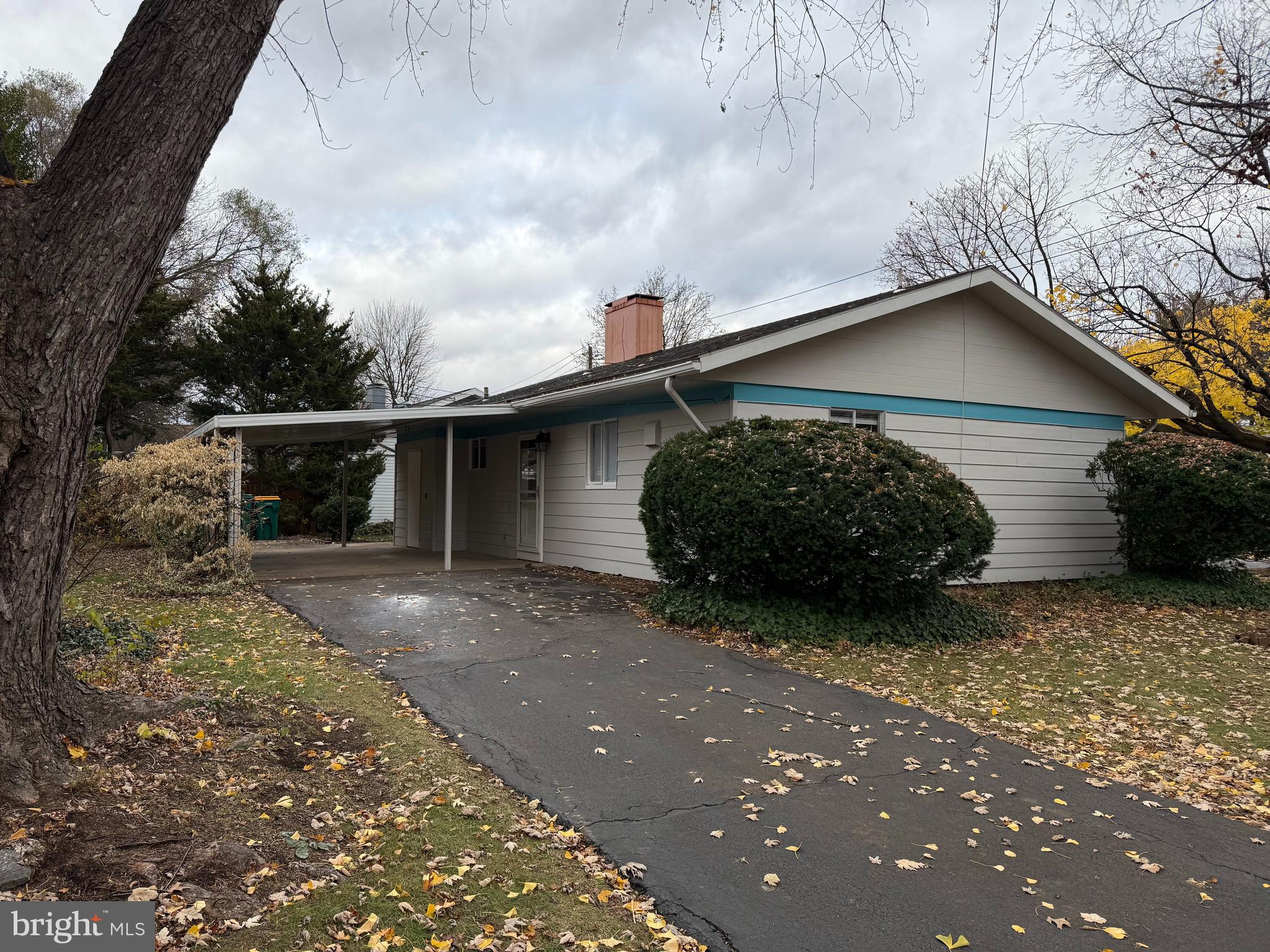 DELBROOK MANOR - Residential