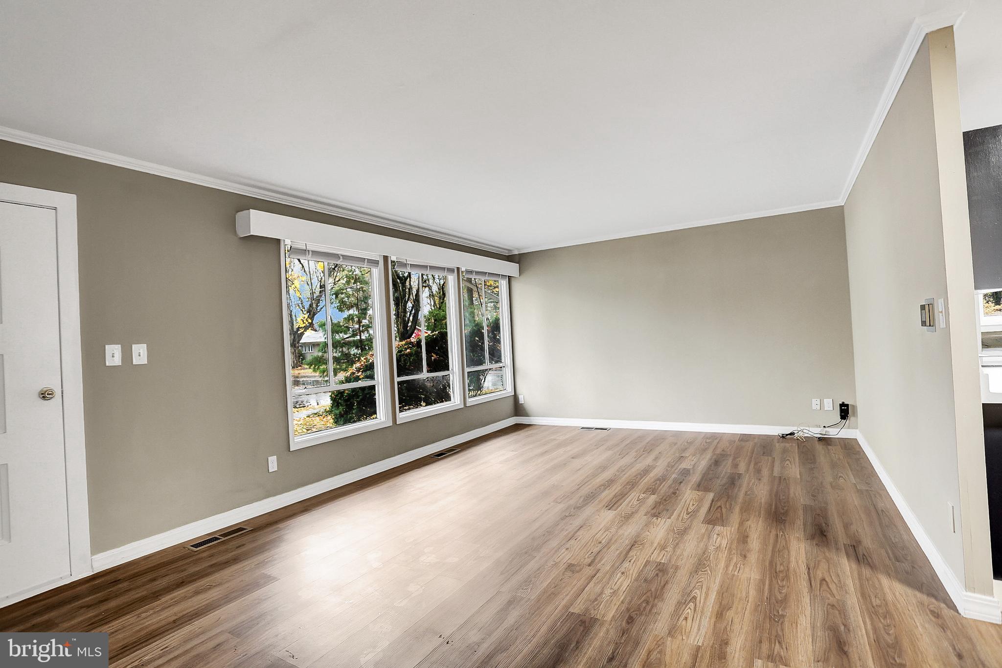 DELBROOK MANOR - Residential