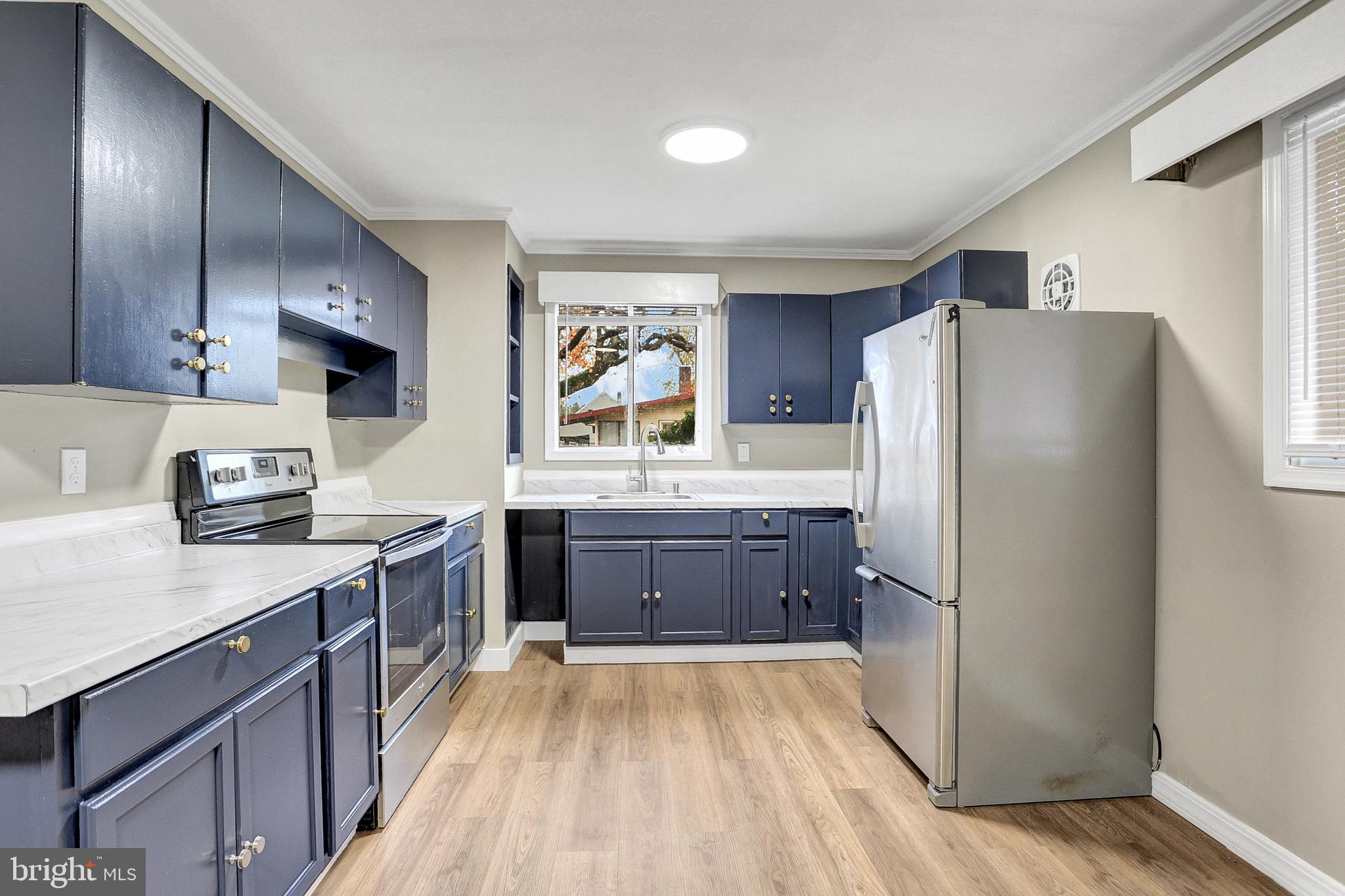 DELBROOK MANOR - Residential