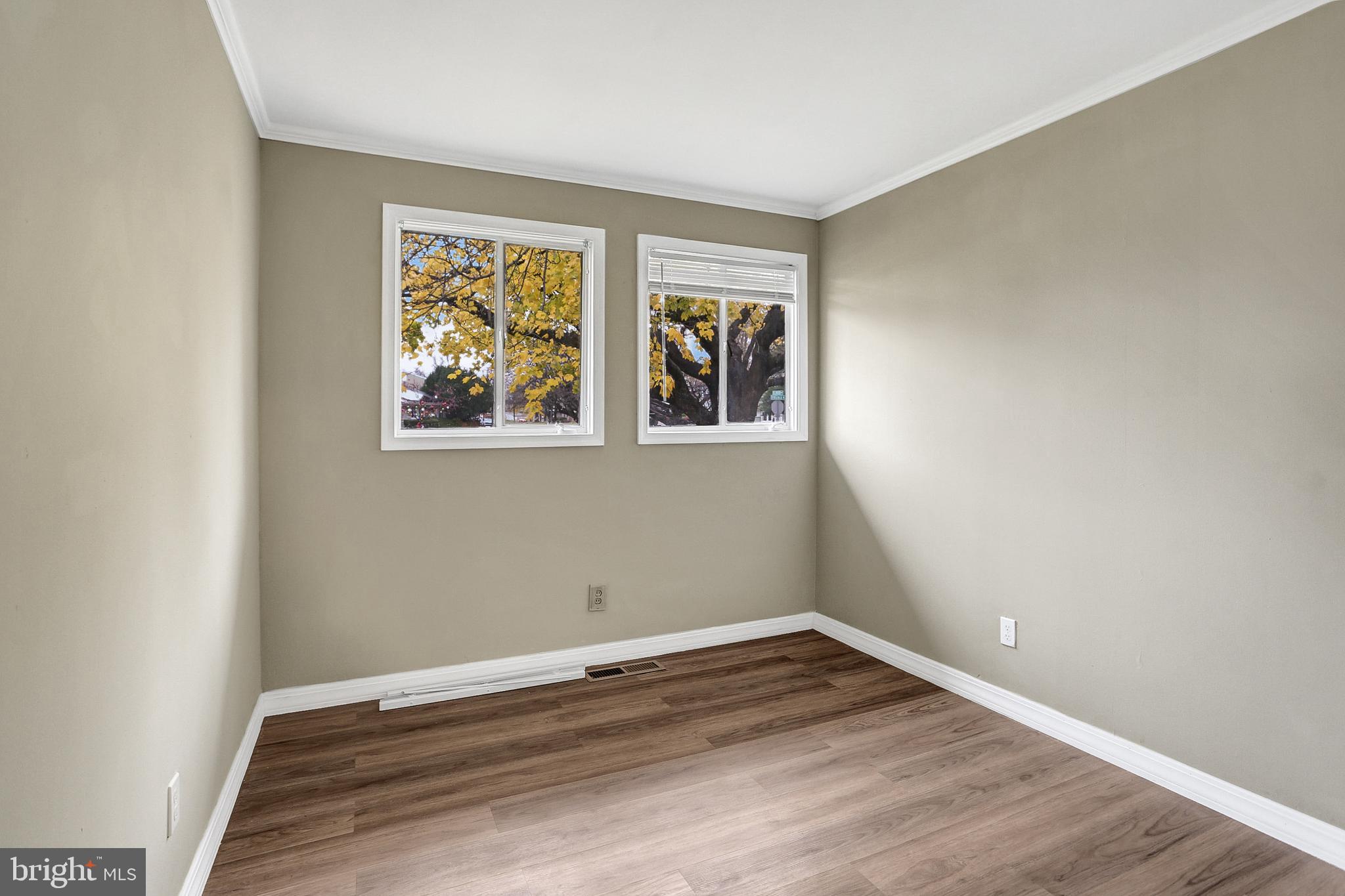 DELBROOK MANOR - Residential