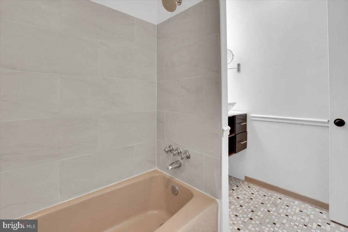 BROADWATER ESTATES - Residential