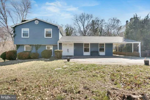 10814 Hill Top Drive, Fort Washington, MD MLS: MDPG2144448