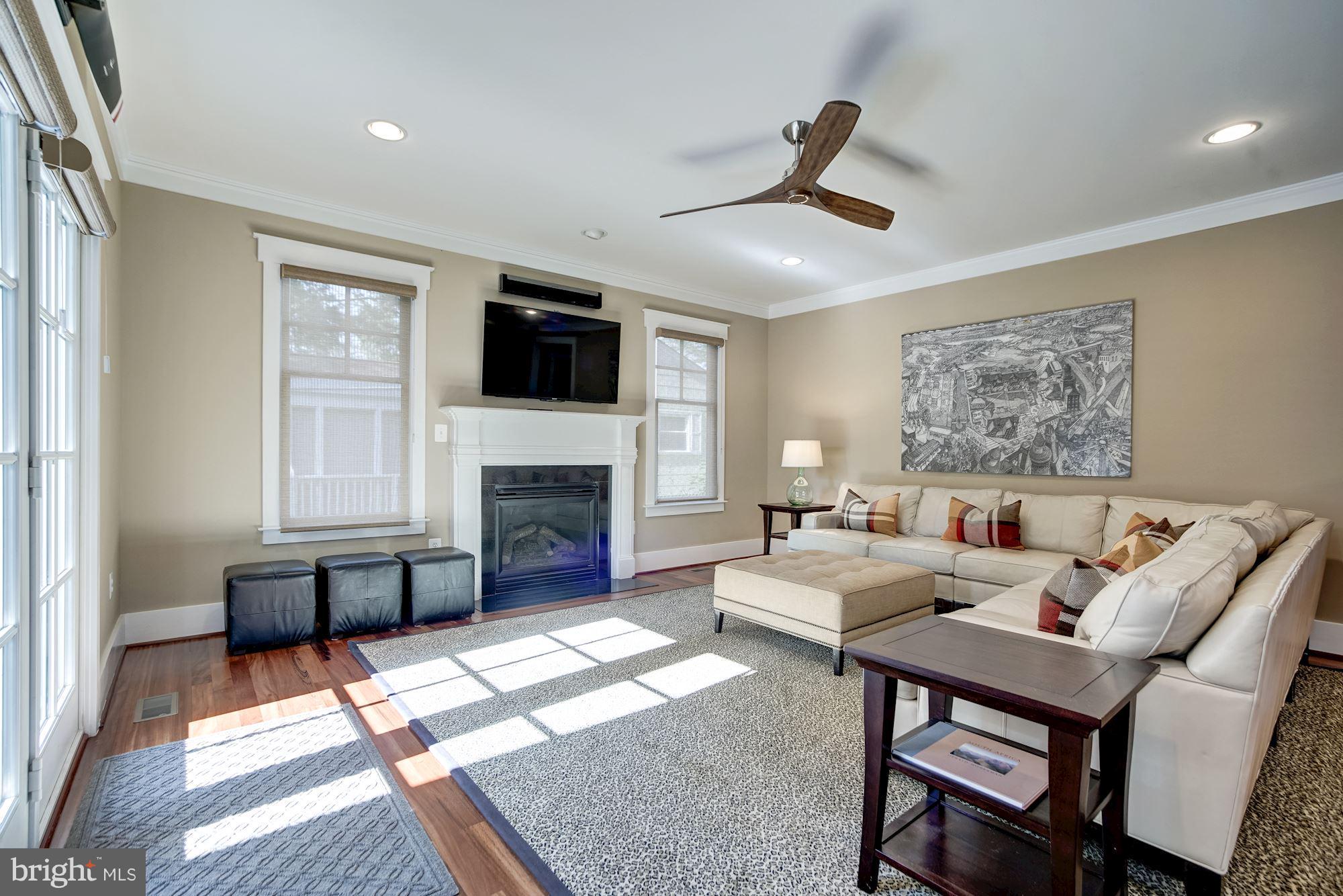 WEST VIENNA WOODS - Residential