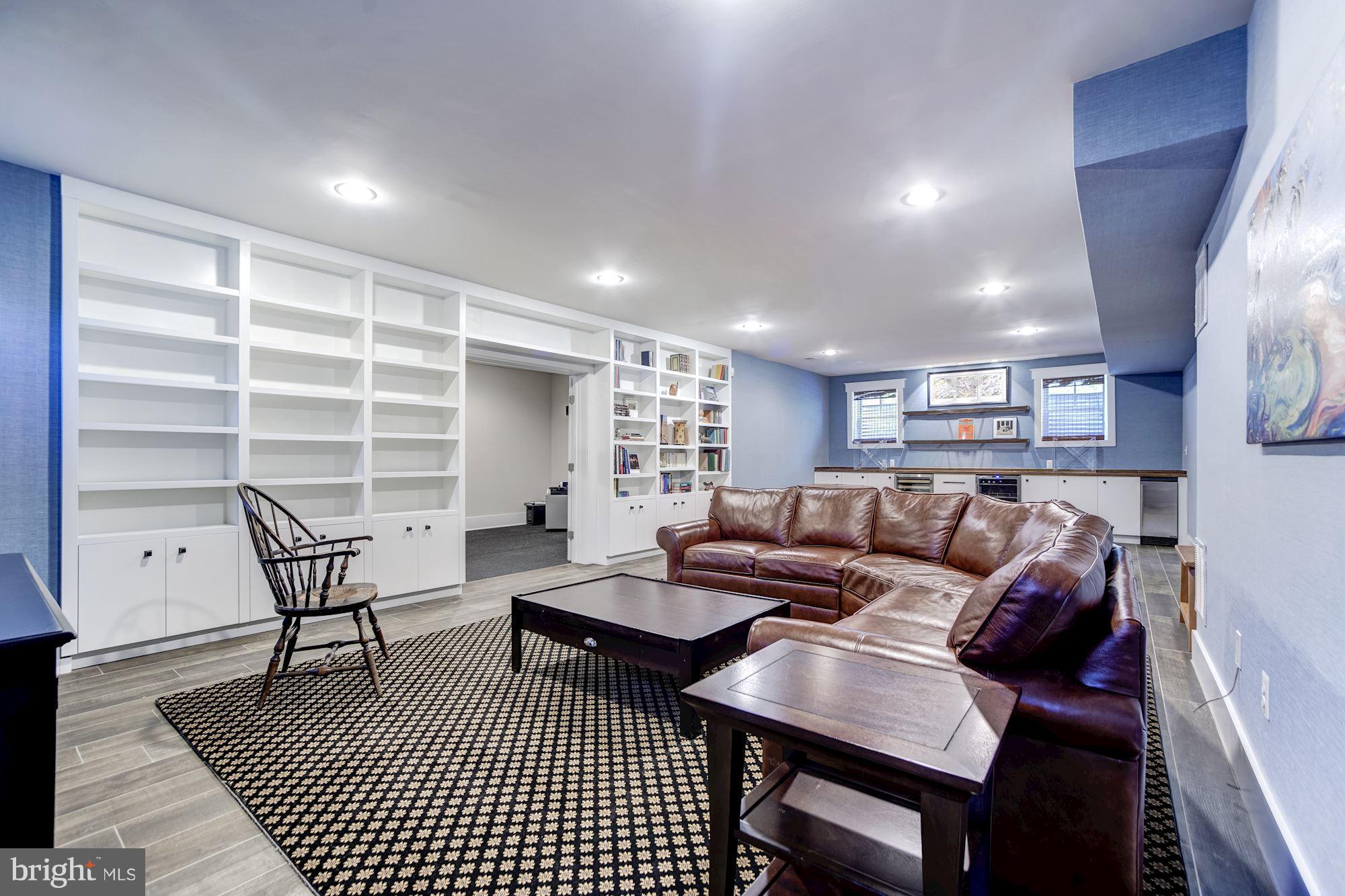 WEST VIENNA WOODS - Residential