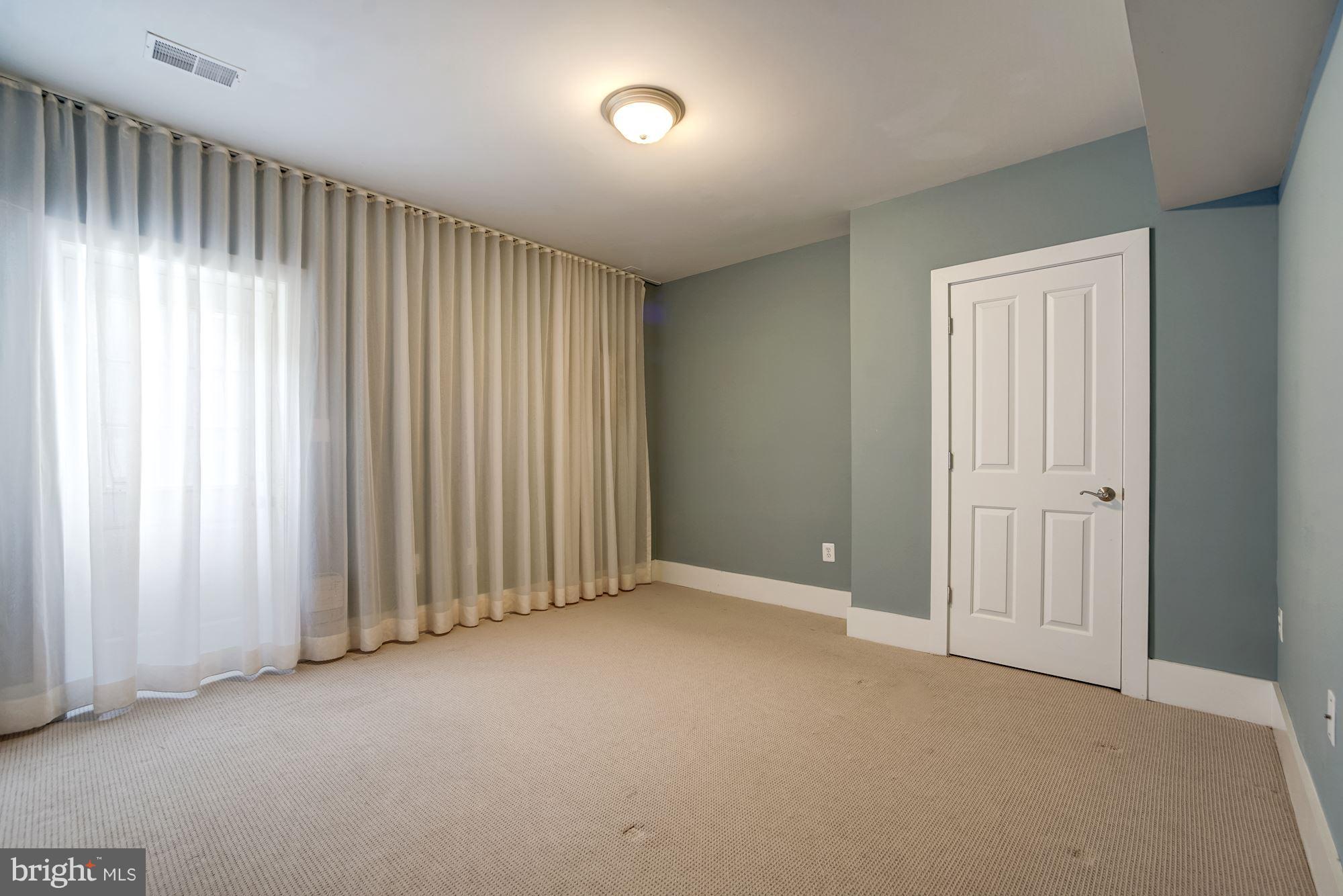 WEST VIENNA WOODS - Residential