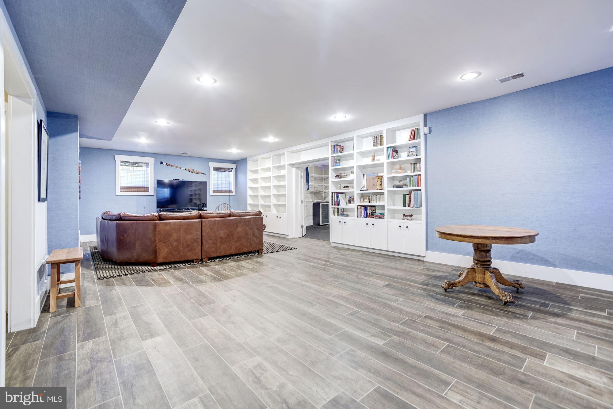 WEST VIENNA WOODS - Residential