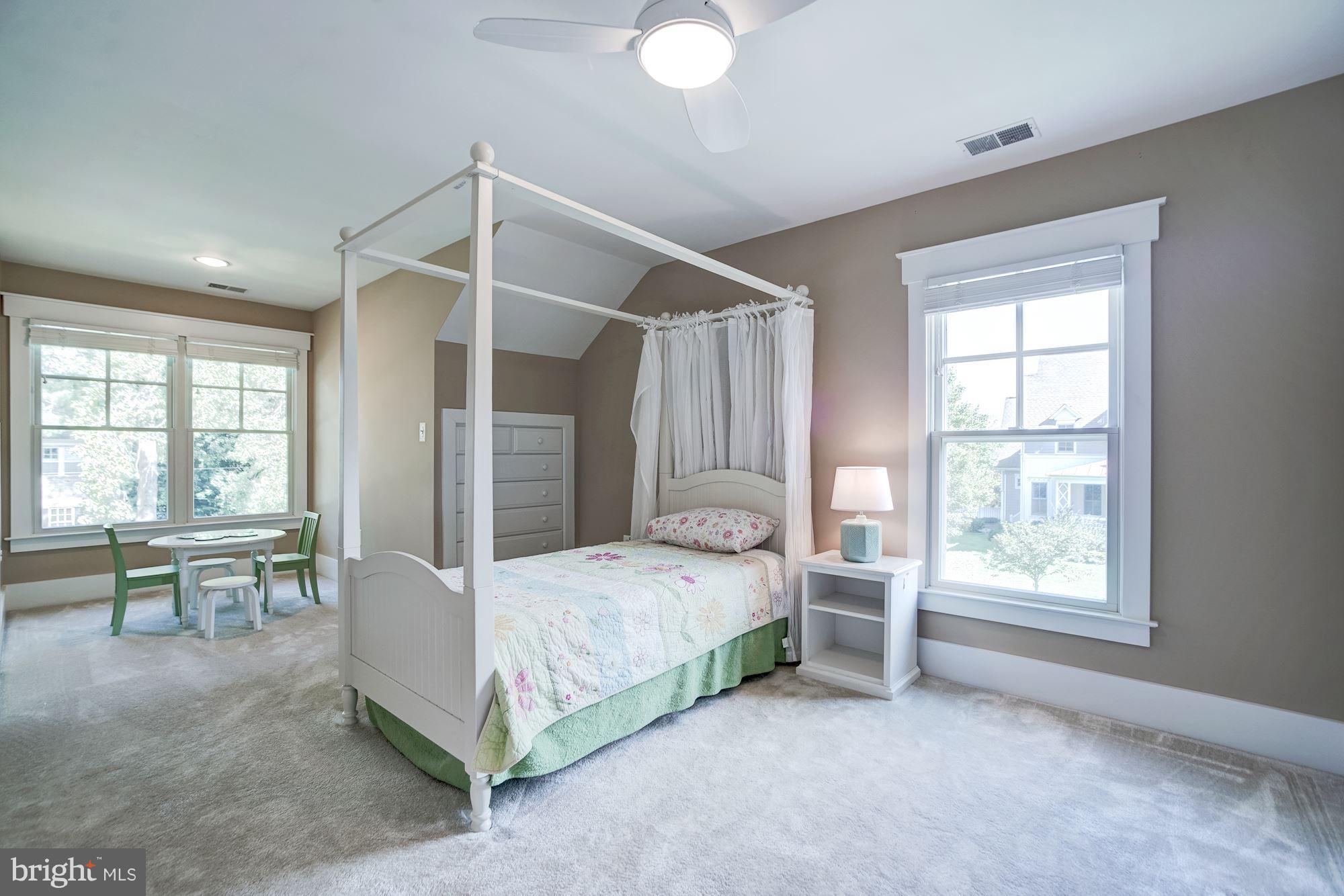 WEST VIENNA WOODS - Residential