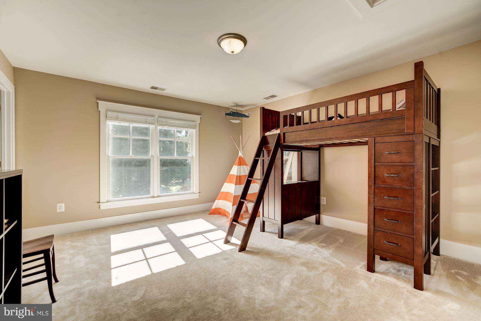 WEST VIENNA WOODS - Residential