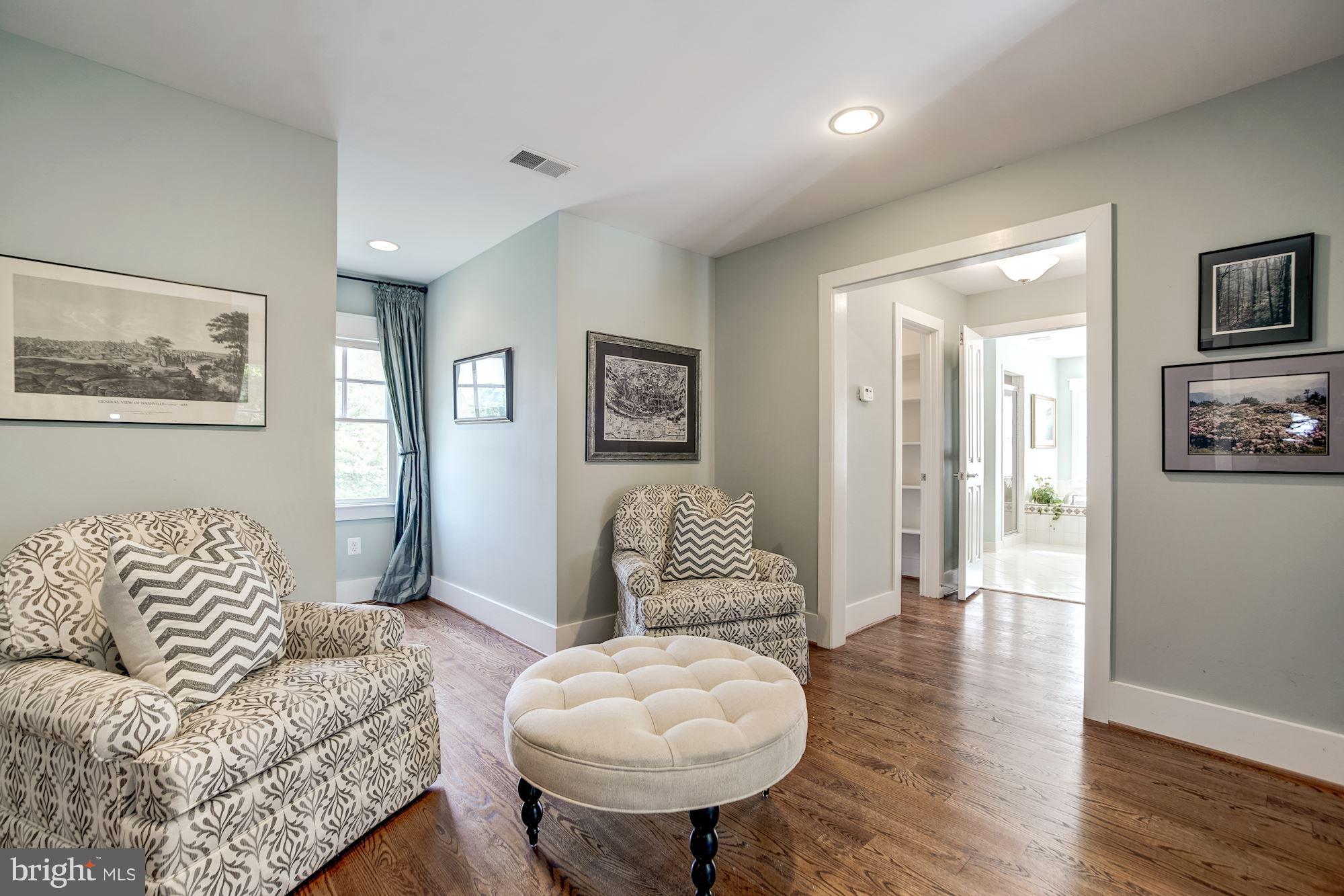 WEST VIENNA WOODS - Residential