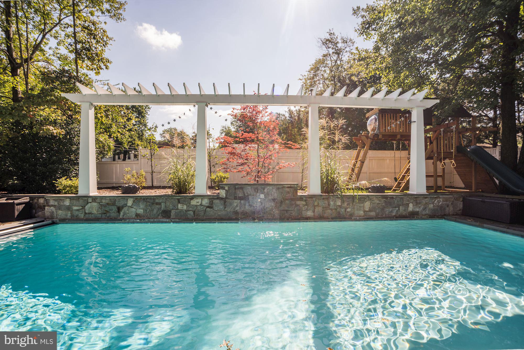 WEST VIENNA WOODS - Residential