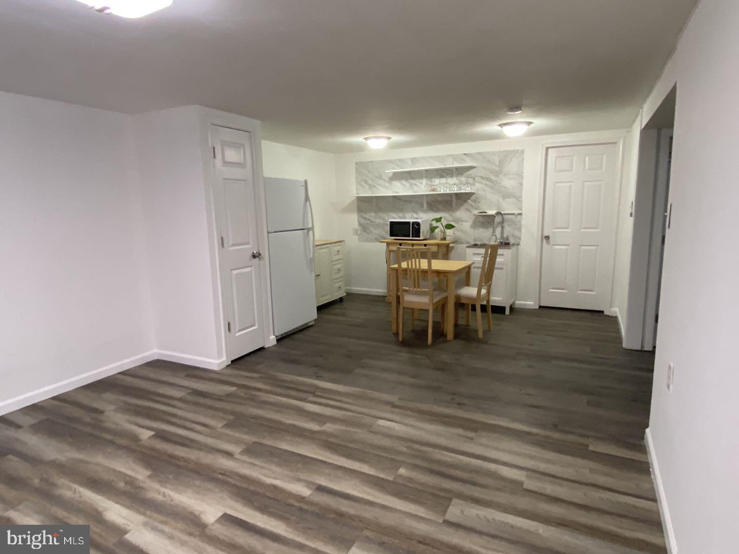 RIVER RIDGE ESTATES - Residential Lease