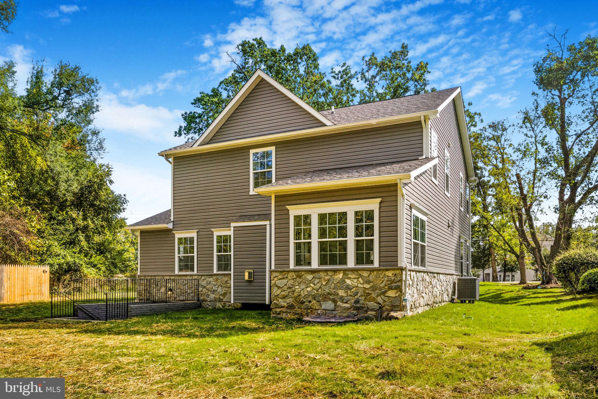 WASHINGTON GROVE - Residential