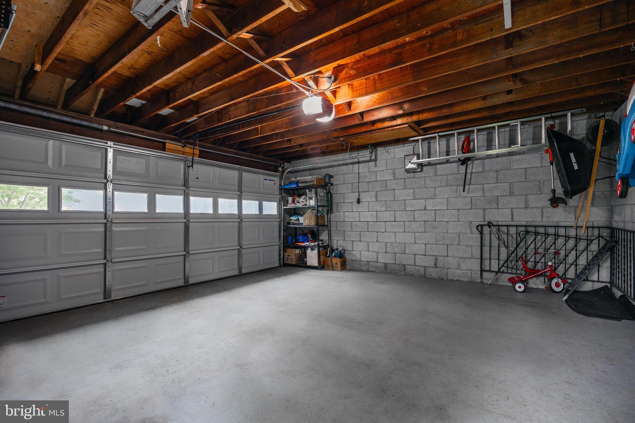 PADDOCK FARMS - Residential