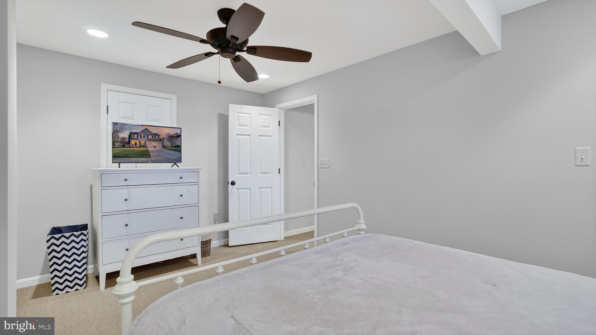 CHAPMAN FARM - Residential