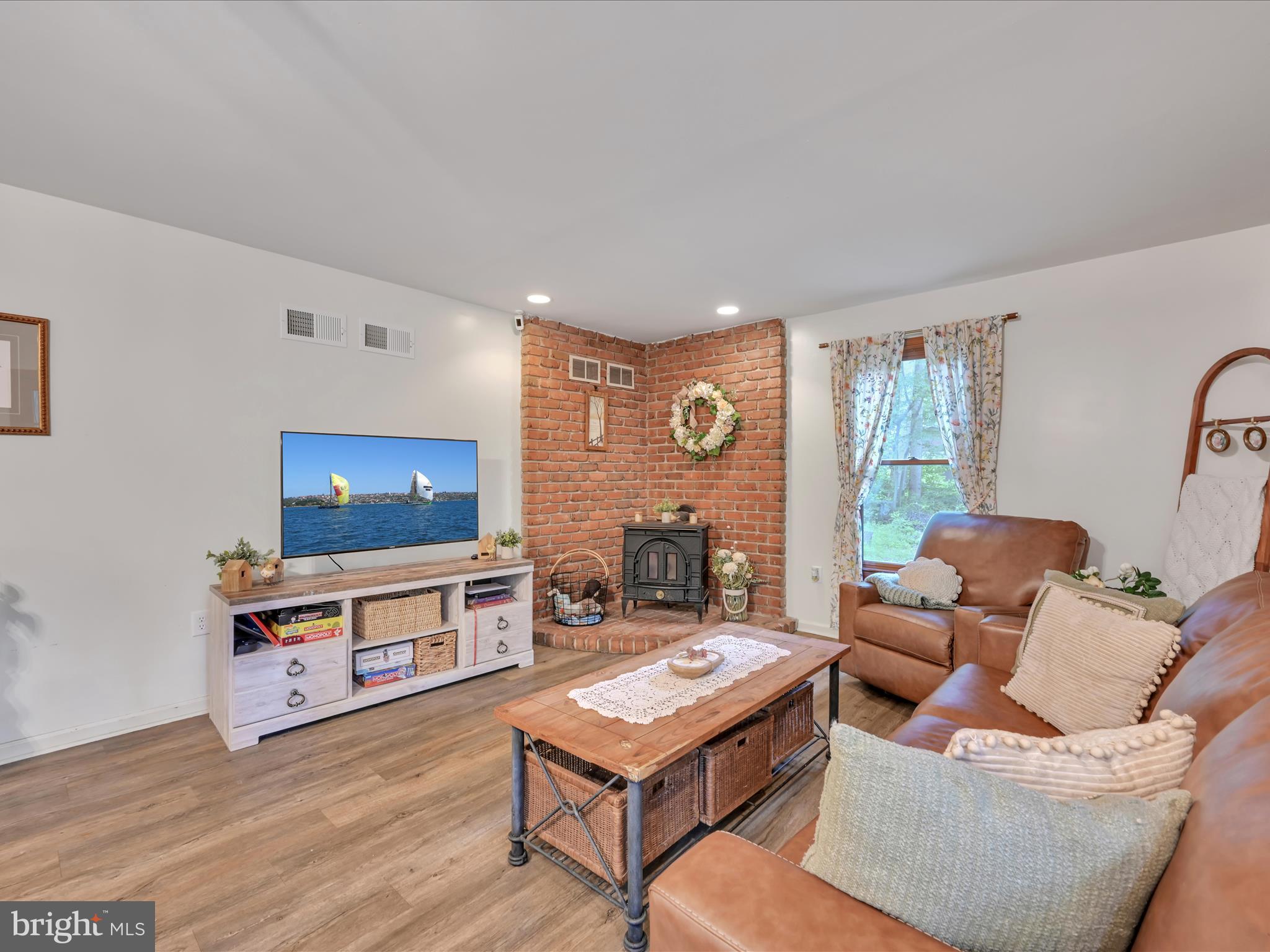 1286 ASH LANE