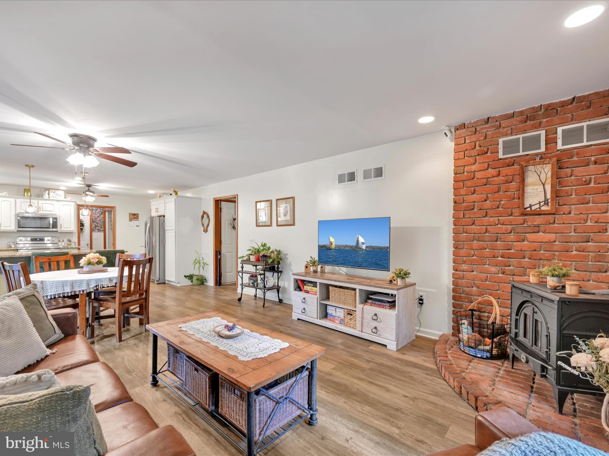 1286 ASH LANE