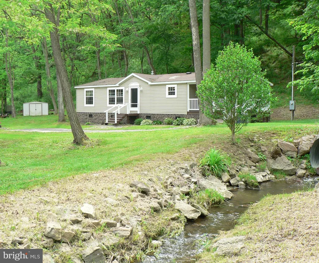 13771 Lunice Creek Highway, Maysville, WV 26833