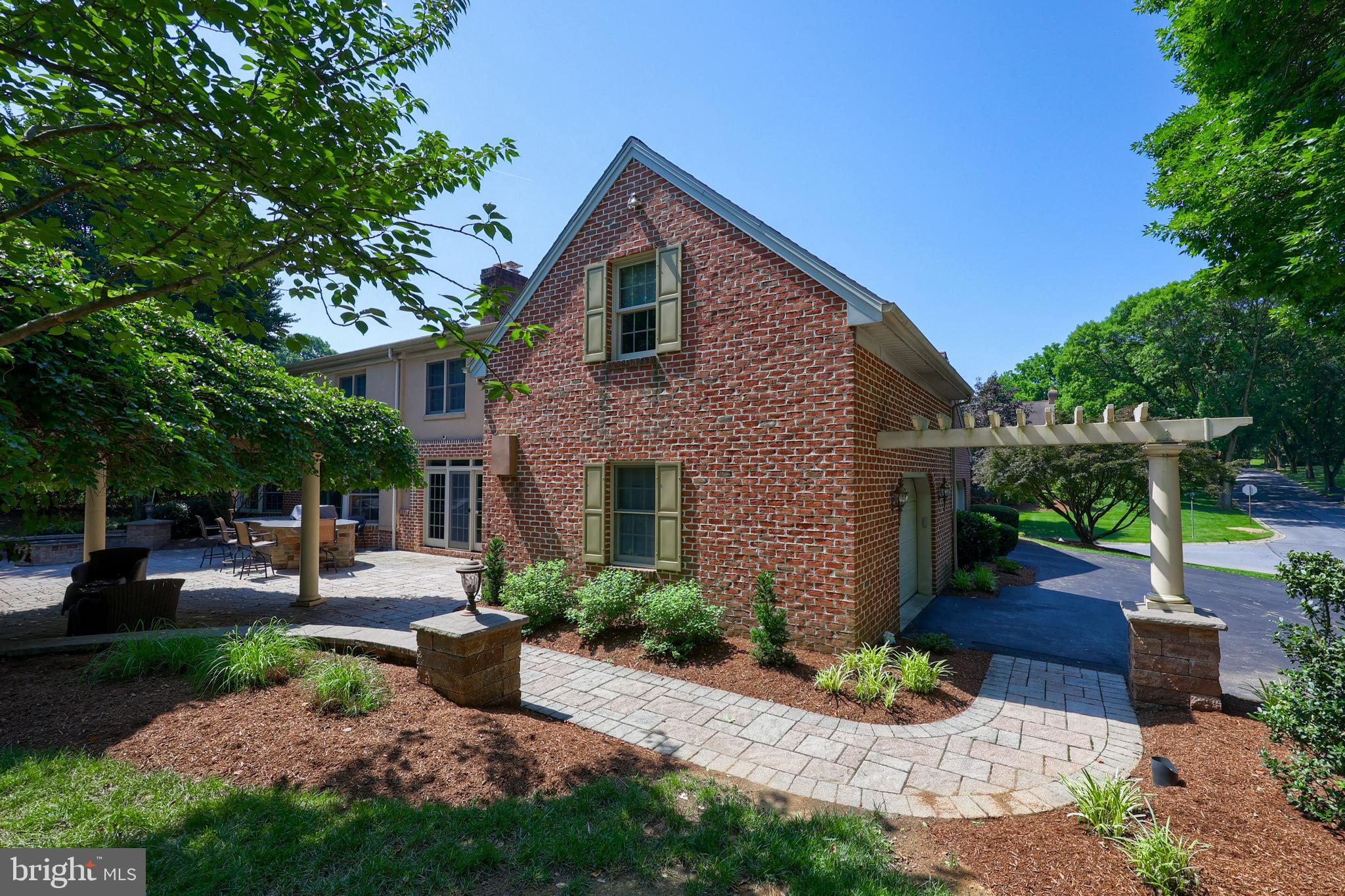 BIRDLAND - Residential