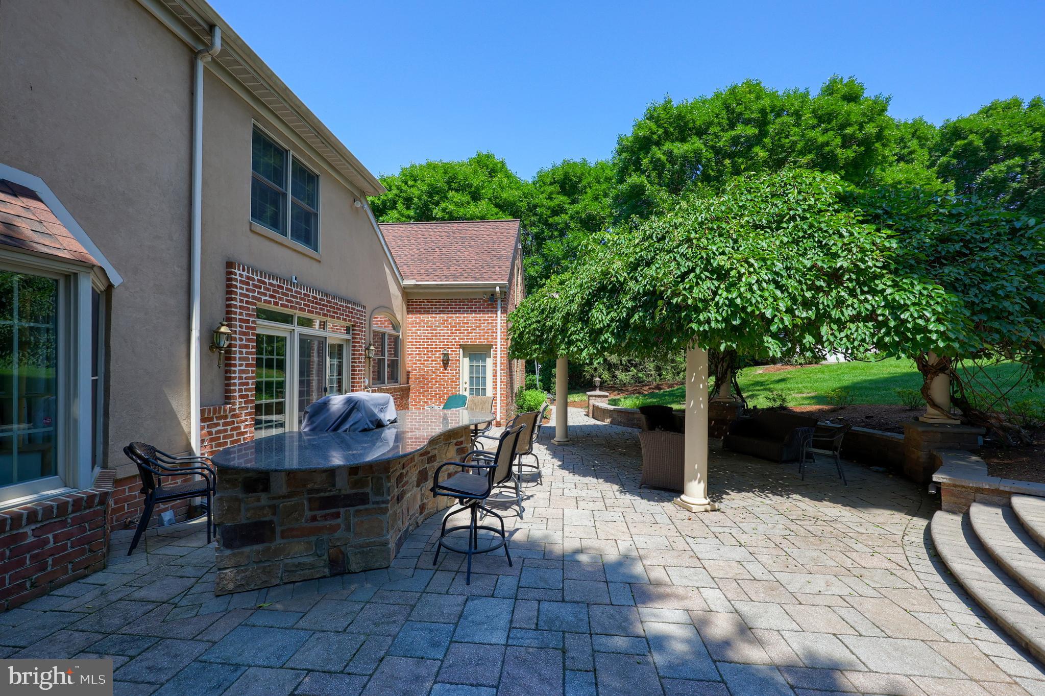 BIRDLAND - Residential