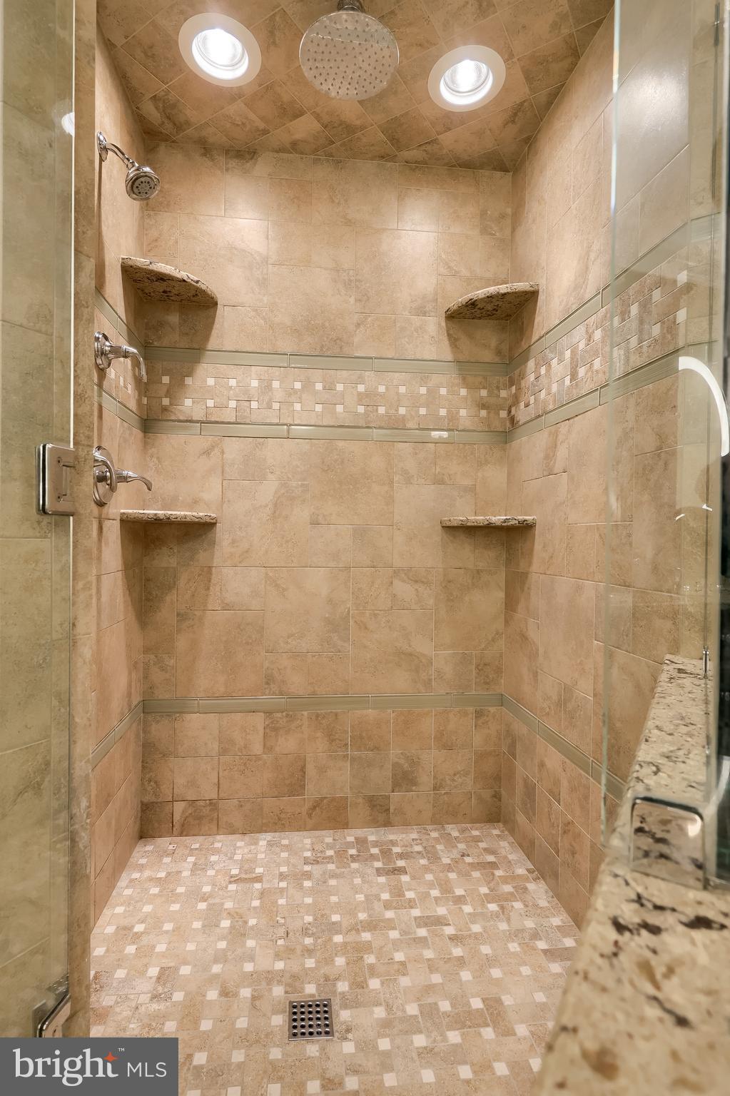 BIRDLAND - Residential