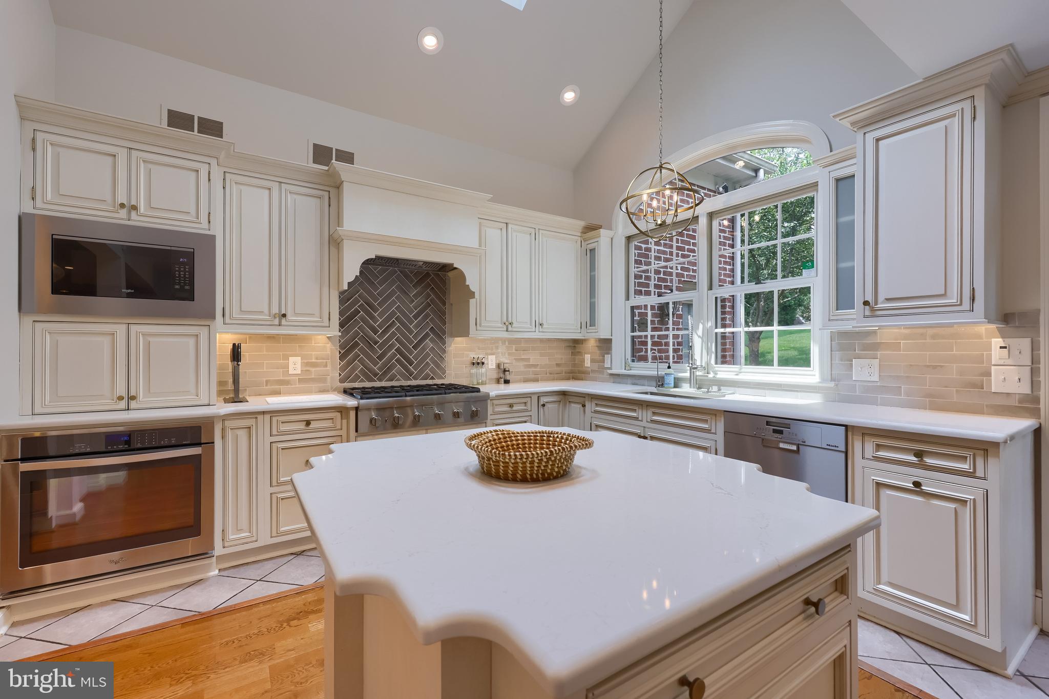 BIRDLAND - Residential