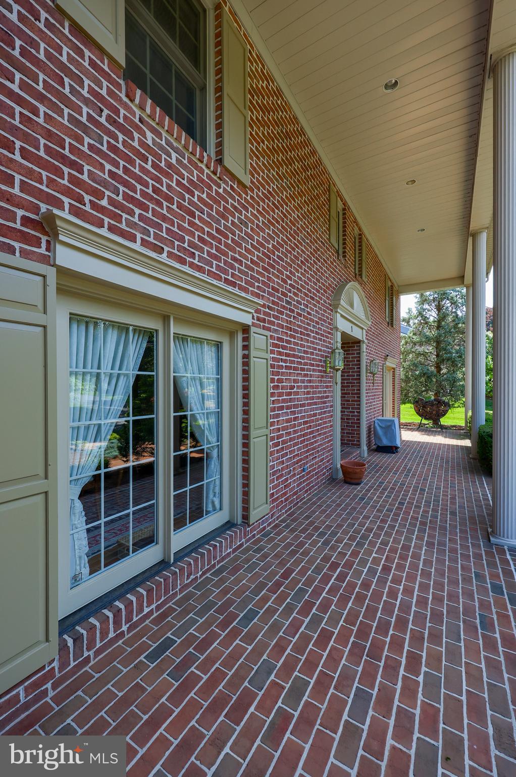 BIRDLAND - Residential