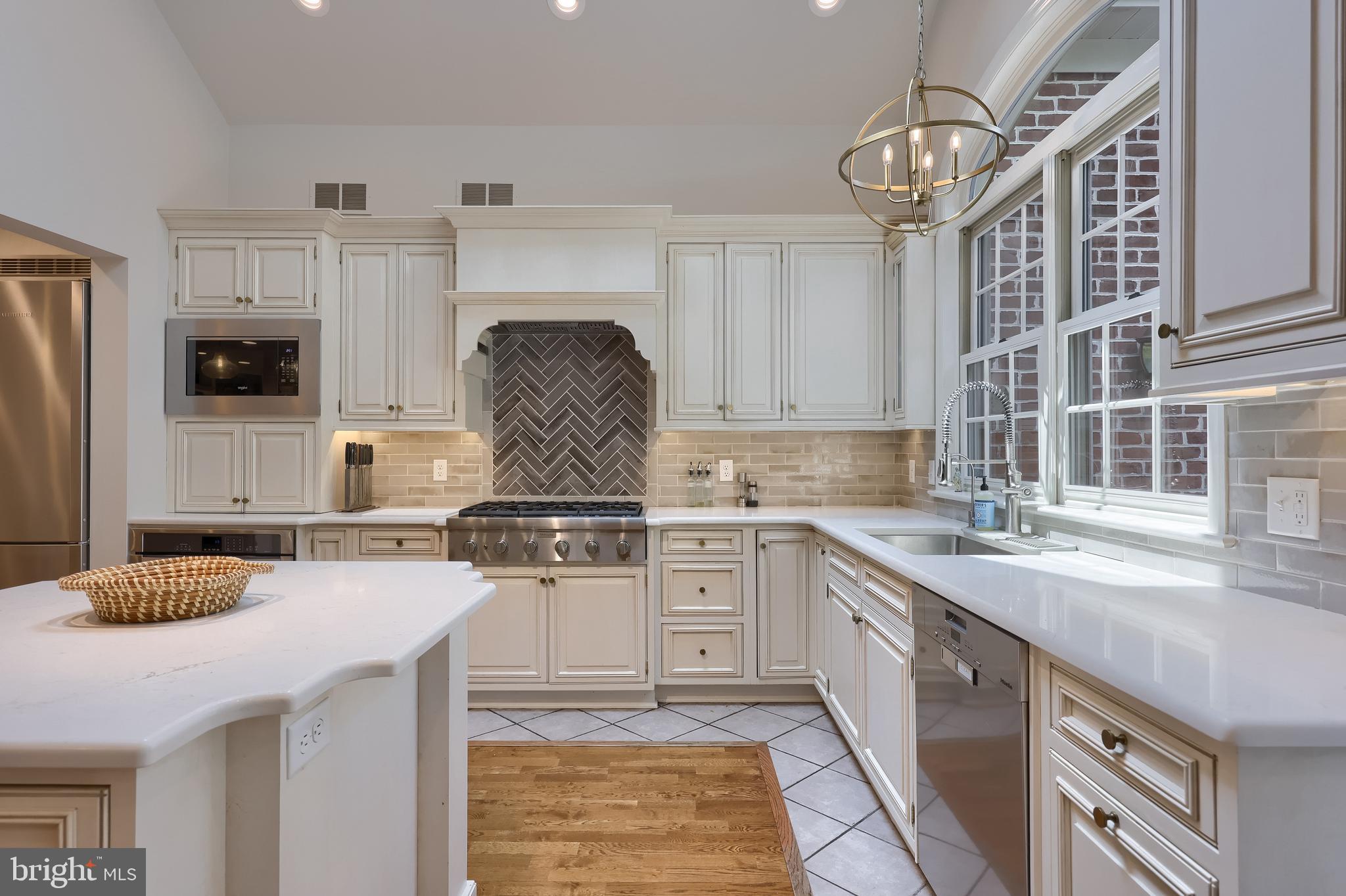 BIRDLAND - Residential