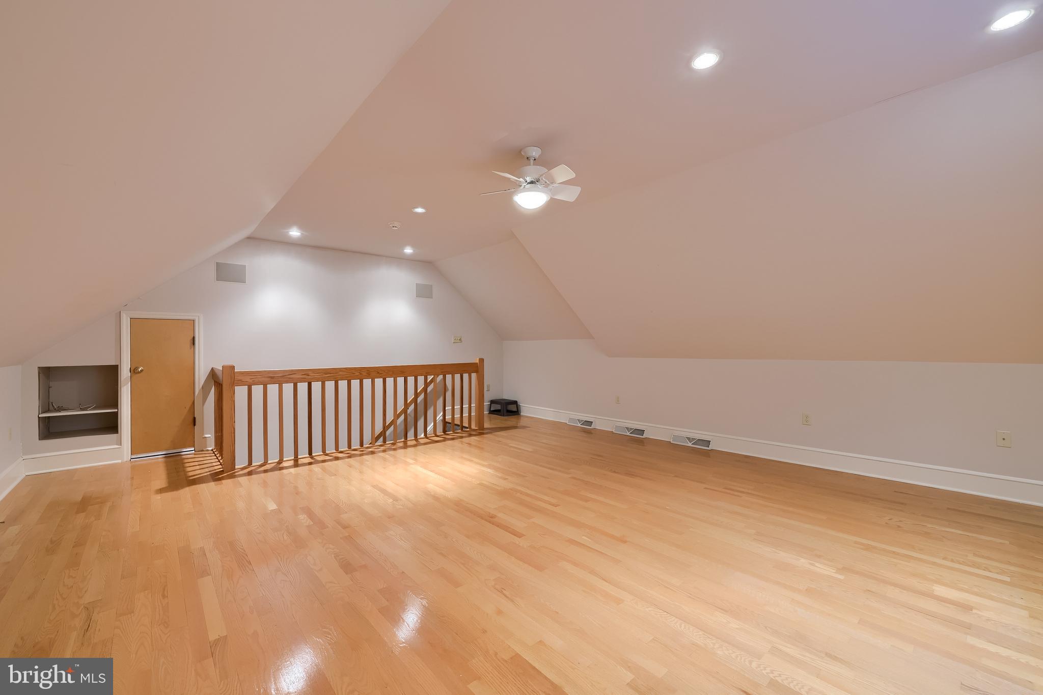 BIRDLAND - Residential