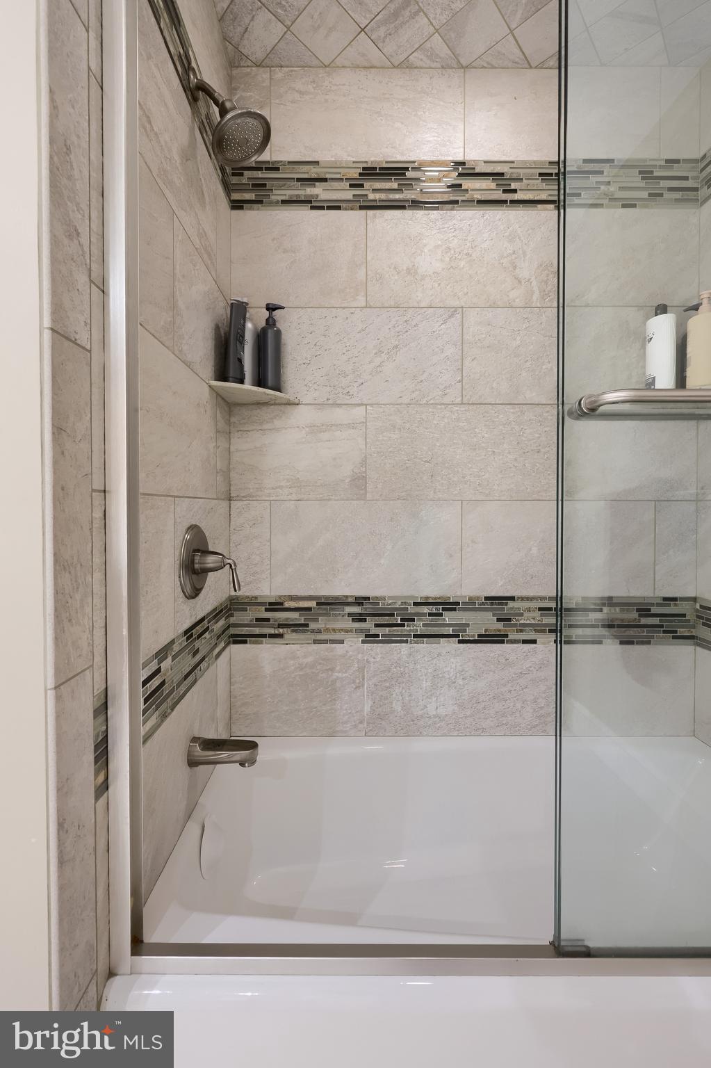 BIRDLAND - Residential