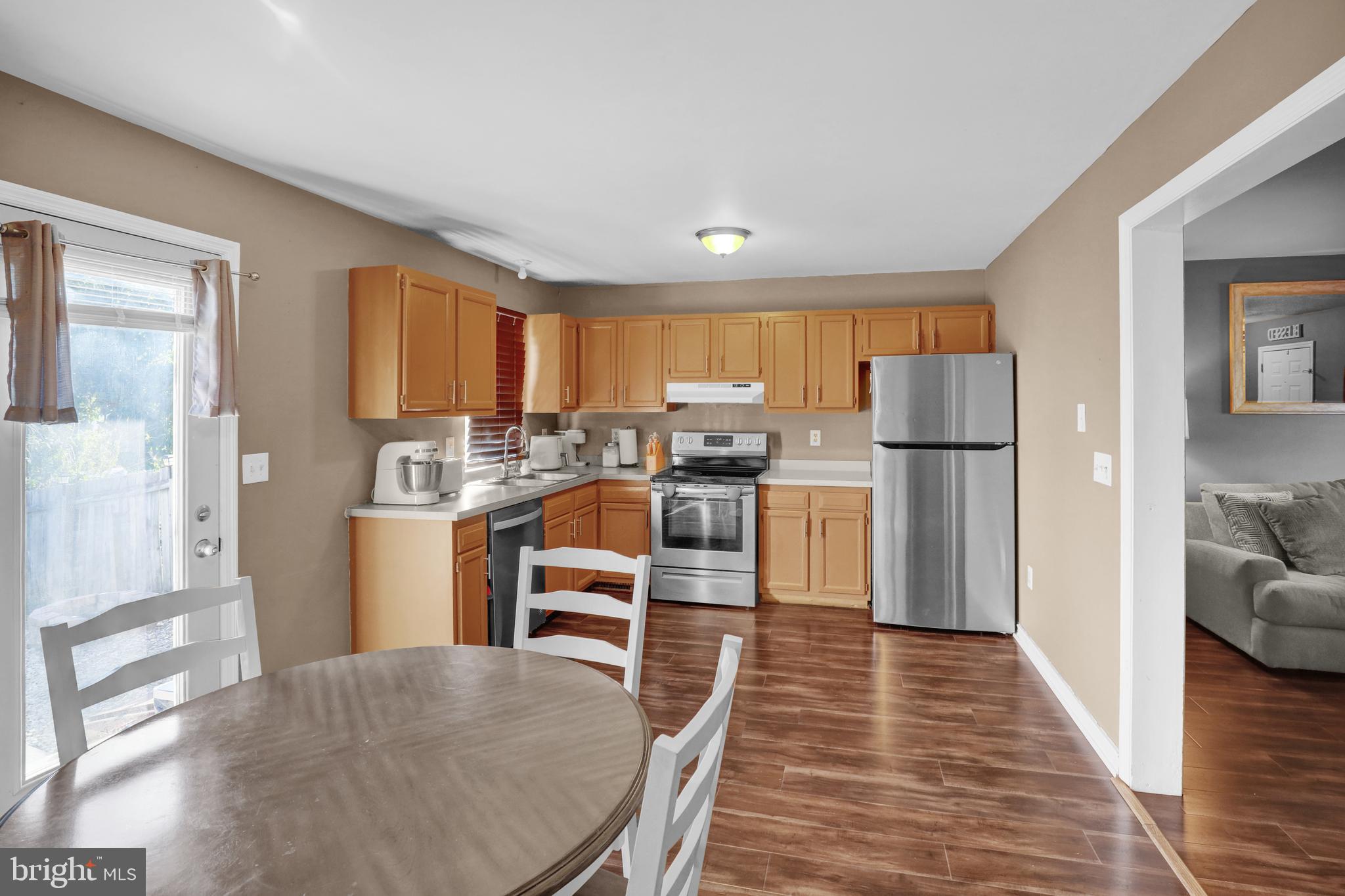 LINCOLN CREST - Residential