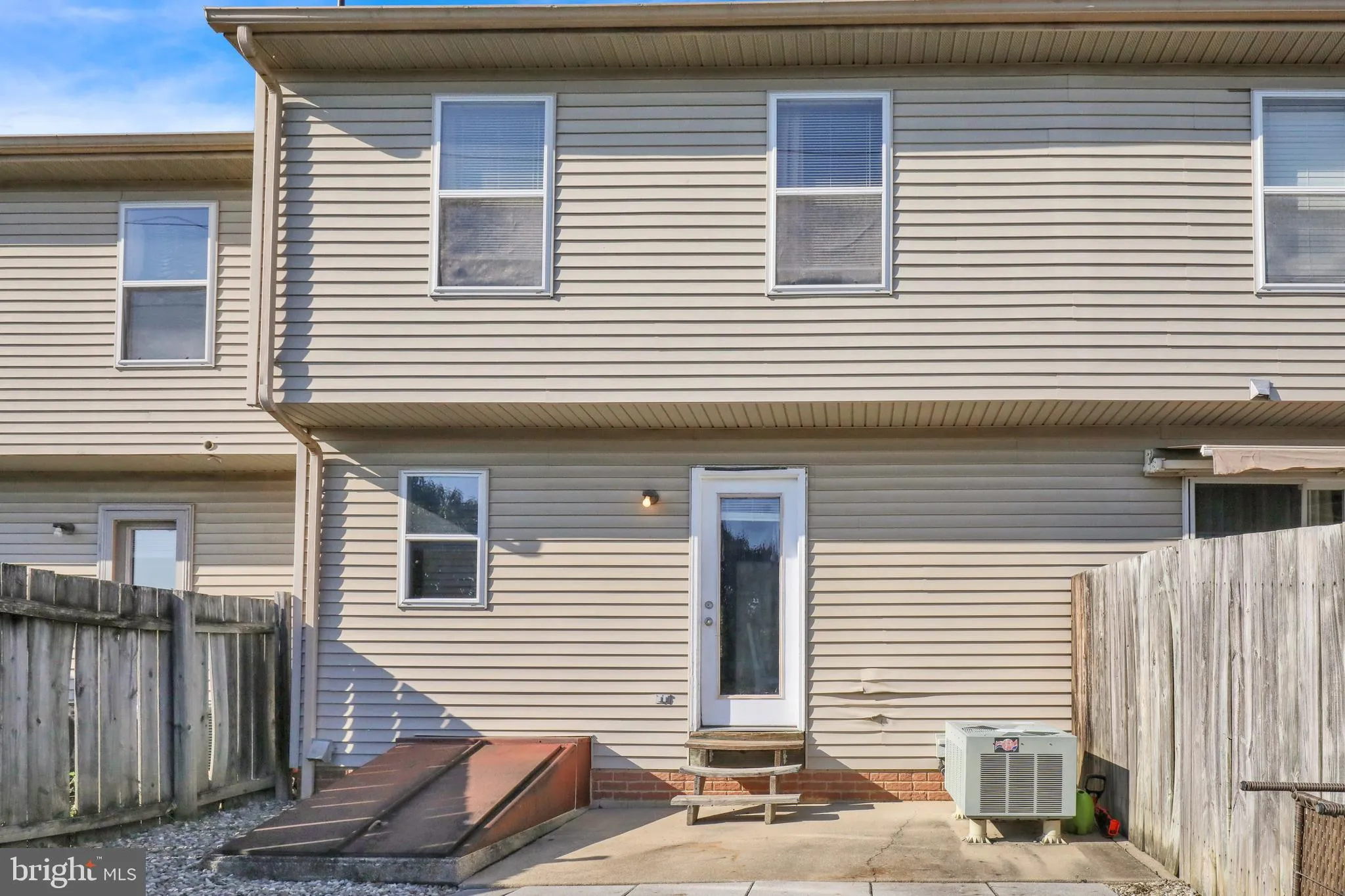 Lebanon, Pennsylvania 17046, United States, 3 Bedrooms Bedrooms, ,2 BathroomsBathrooms,Residential,Active,216326