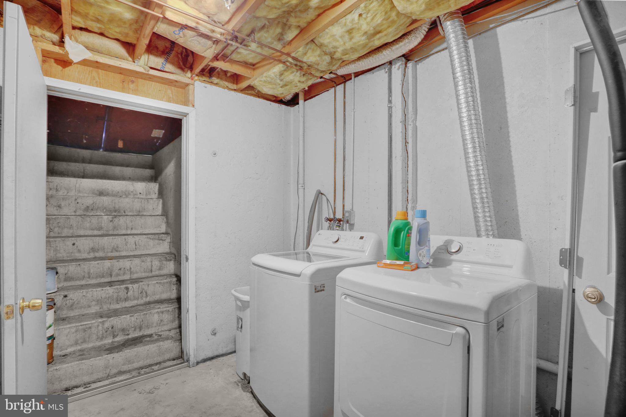 LINCOLN CREST - Residential