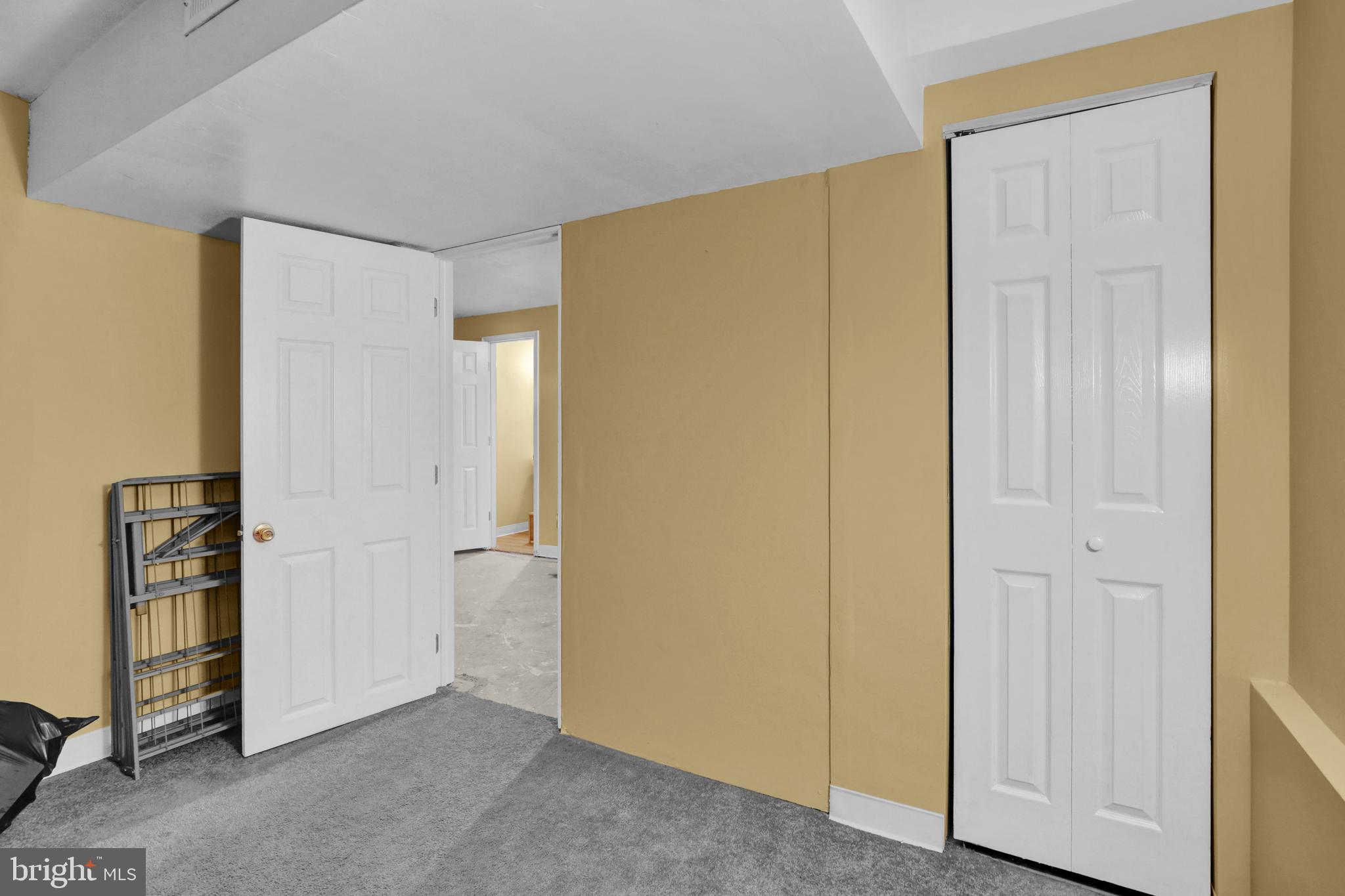 LINCOLN CREST - Residential