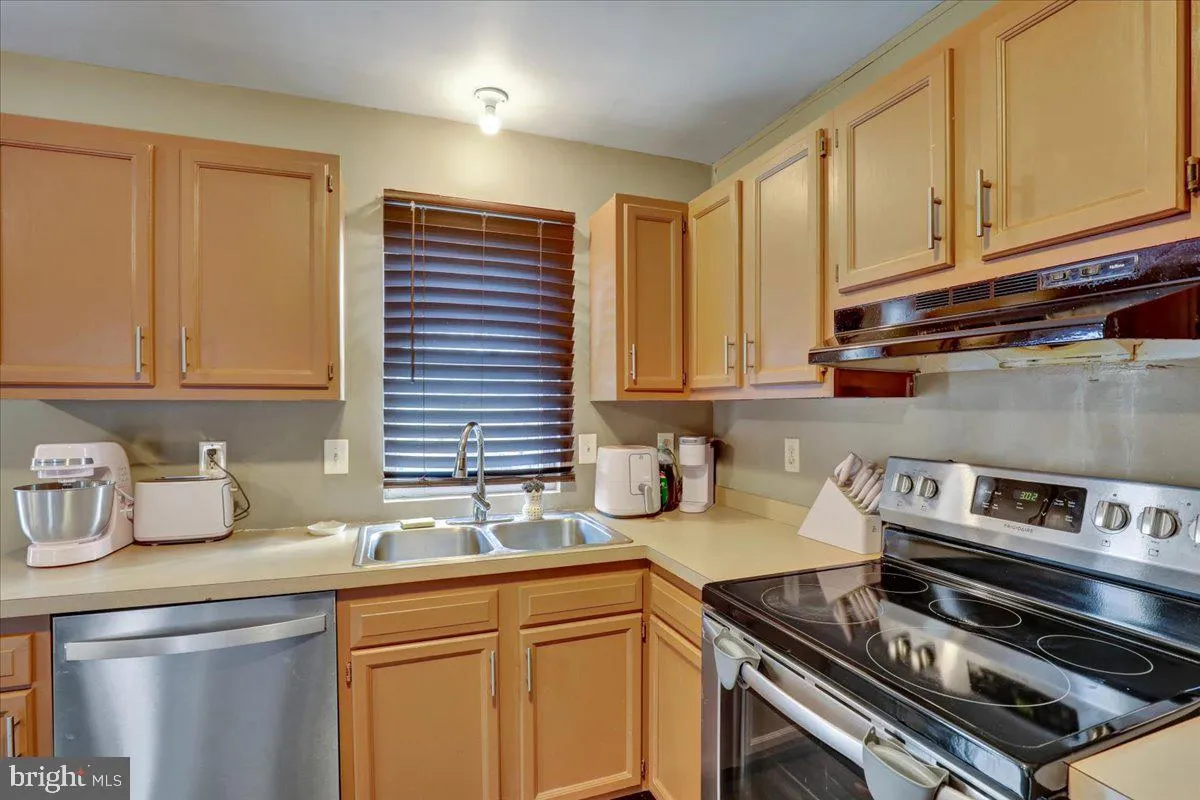 Lebanon, Pennsylvania 17046, United States, 3 Bedrooms Bedrooms, ,2 BathroomsBathrooms,Residential,Active,216326