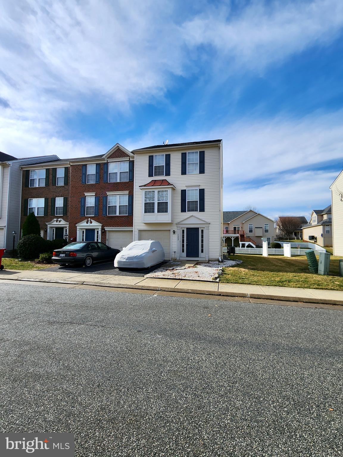 LAKELAND PLACE - Residential