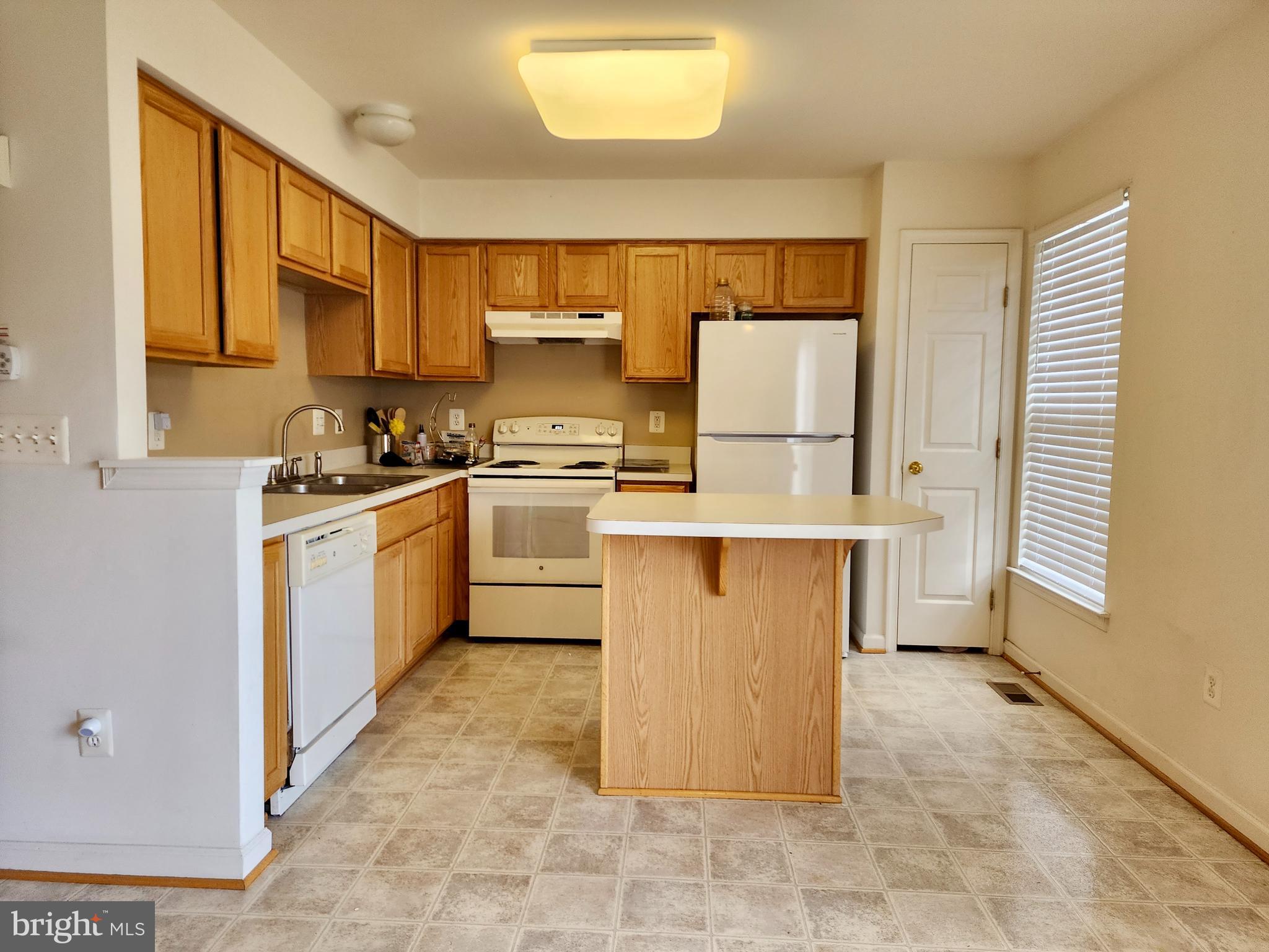 LAKELAND PLACE - Residential