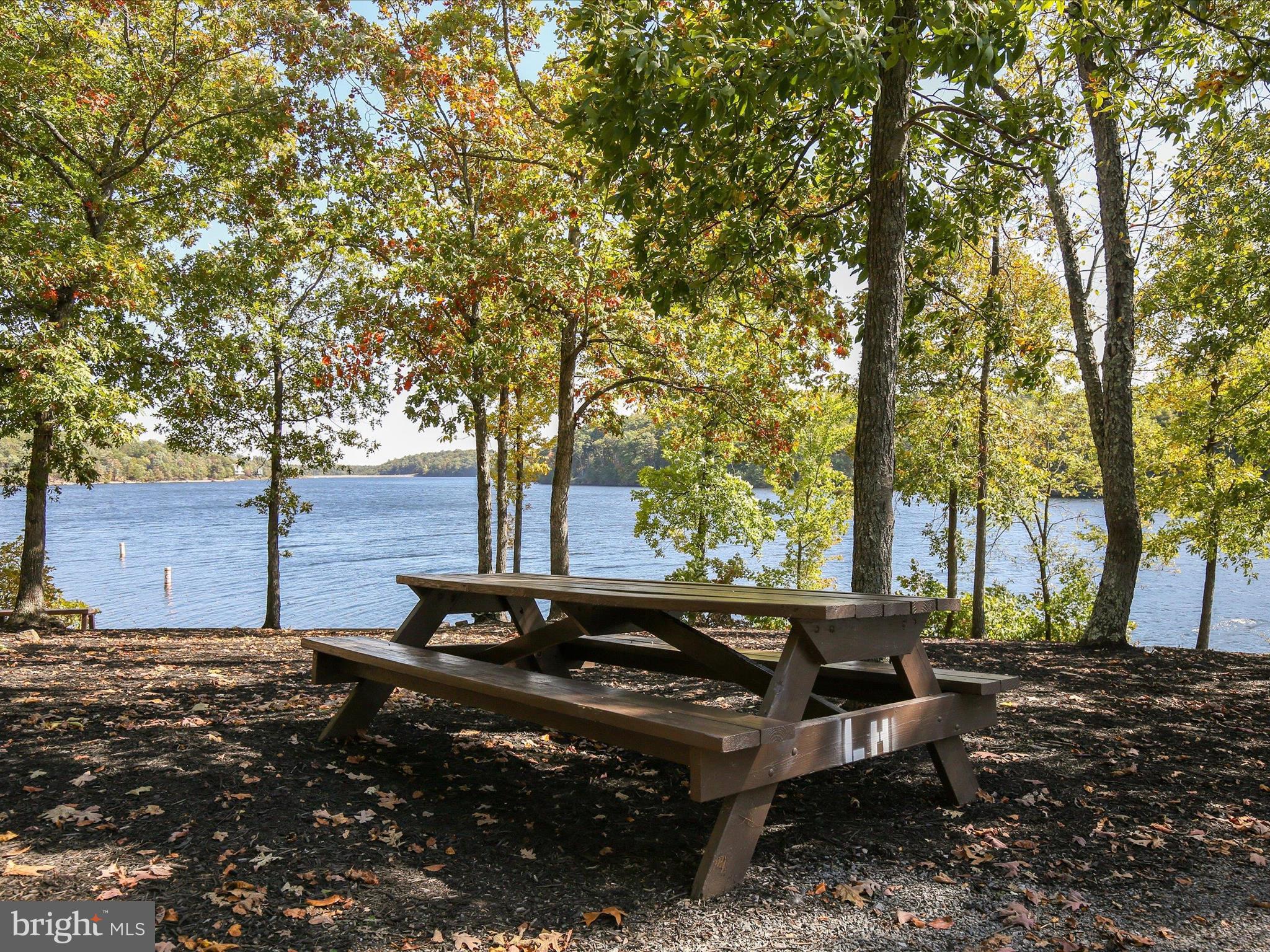 LAKE HOLIDAY ESTATES - Residential